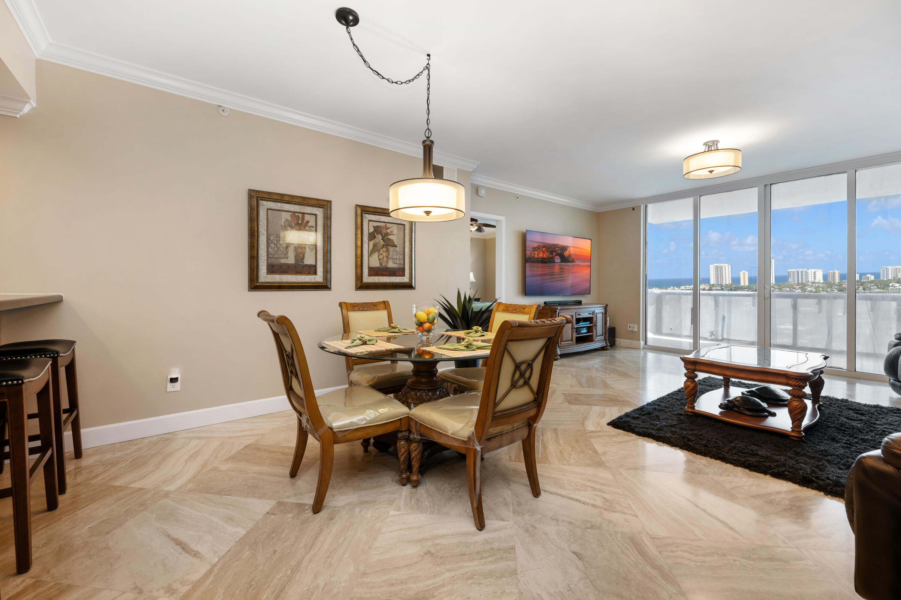 2640 Lake Shr #1811 Riviera Beach, FL 33404