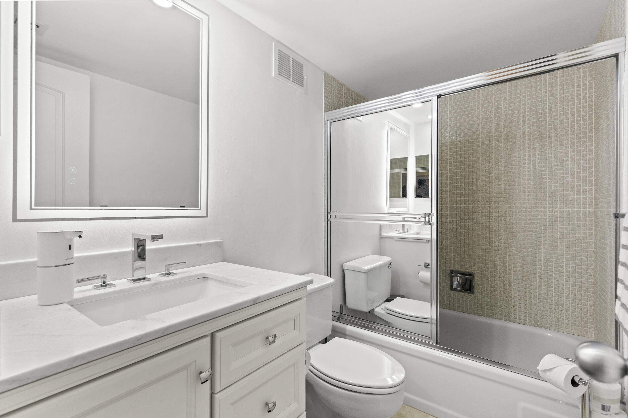 4200 N Ocean #1-204 Riviera Beach, FL 33404