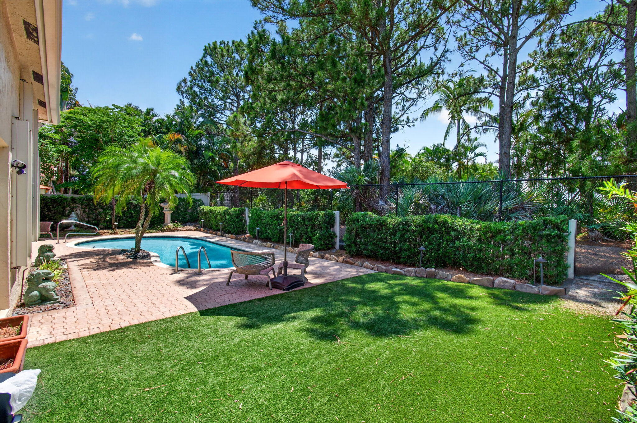 68 Lake Eden