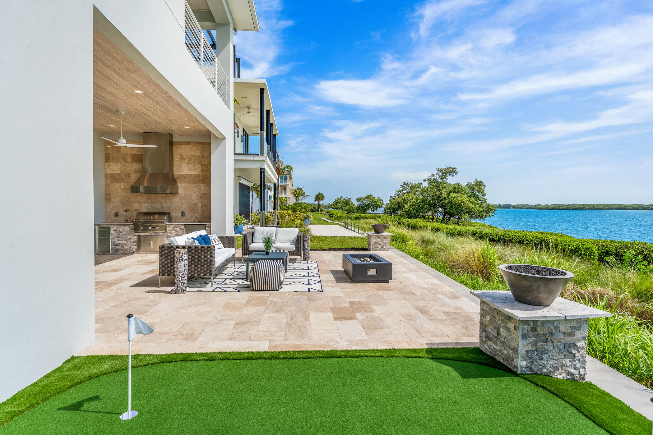 4842 S Harbor Vero Beach, FL 32967