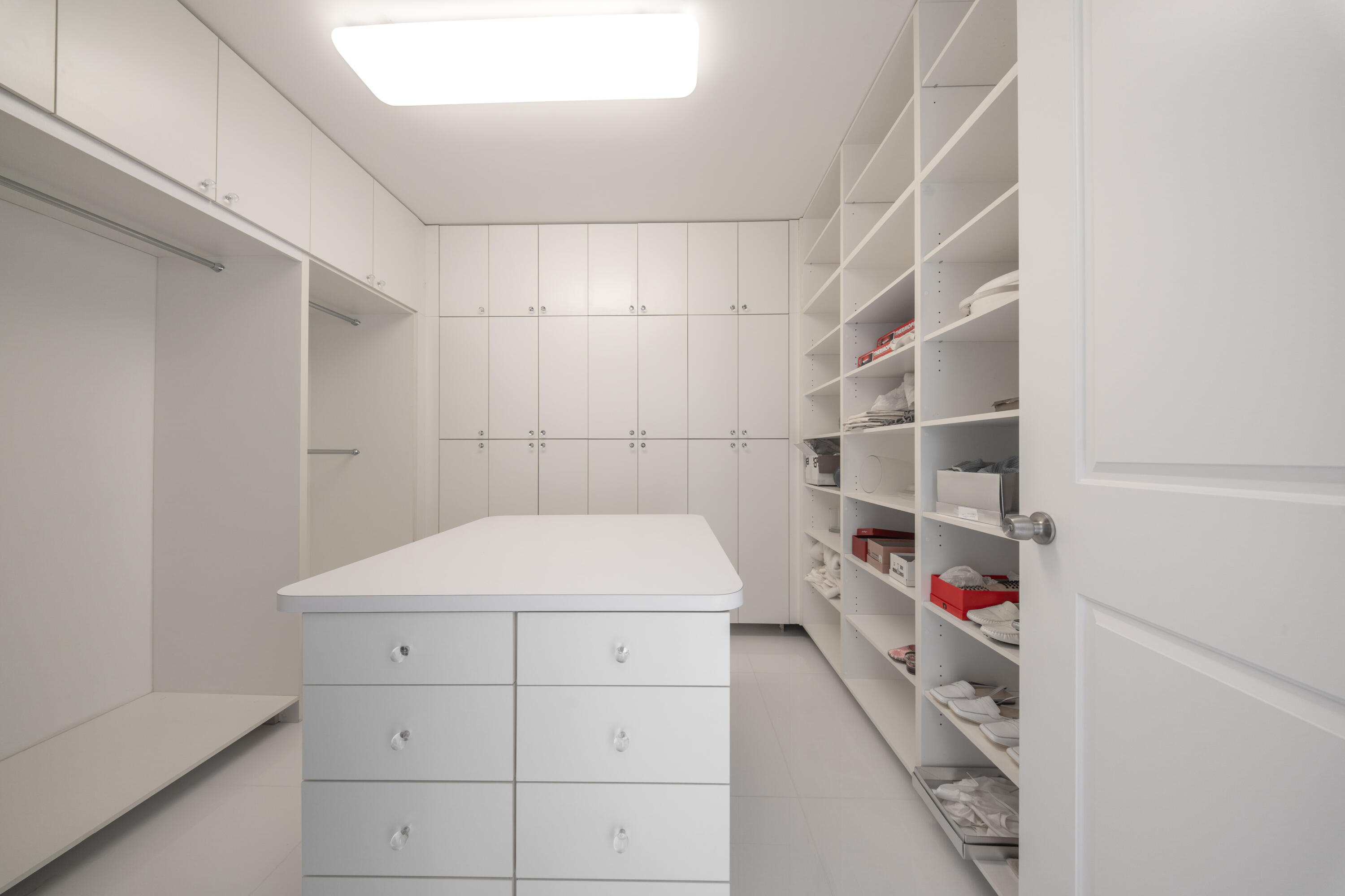 2700 N Ocean #2503a Riviera Beach, FL 33404