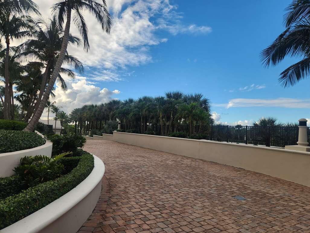 2700 N Ocean #2503a Riviera Beach, FL 33404