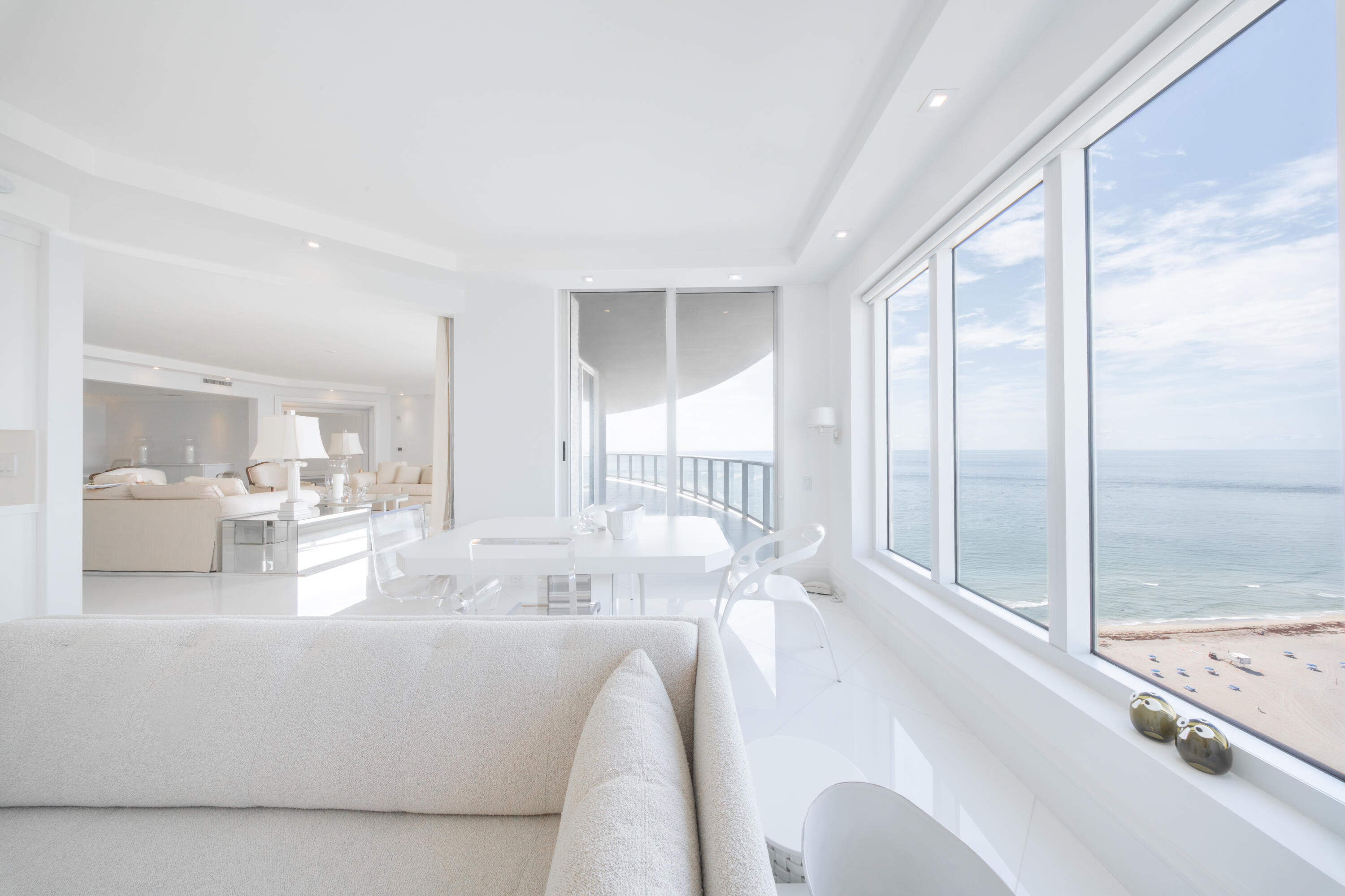 2700 N Ocean #2503a Riviera Beach, FL 33404