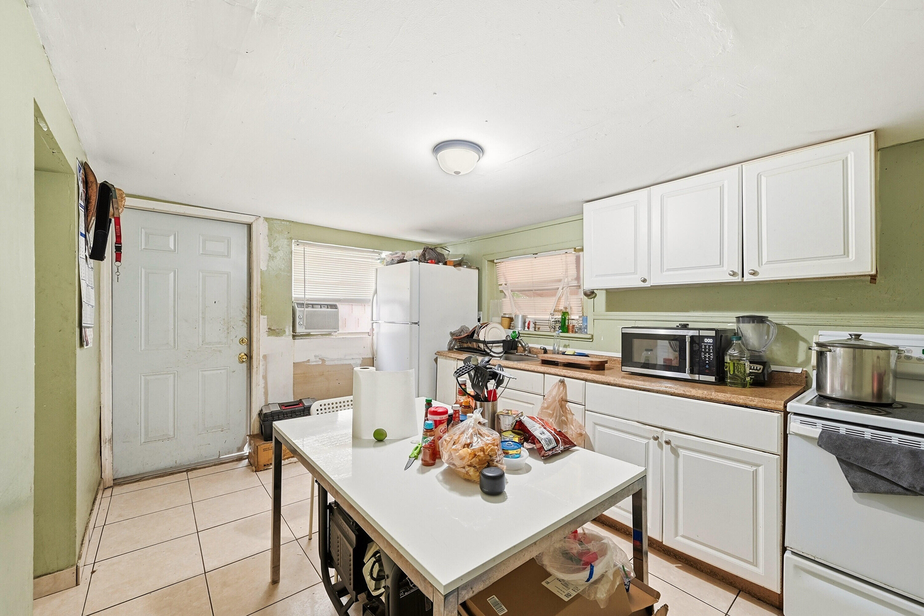 700 SW 8th Pompano Beach, FL 33060