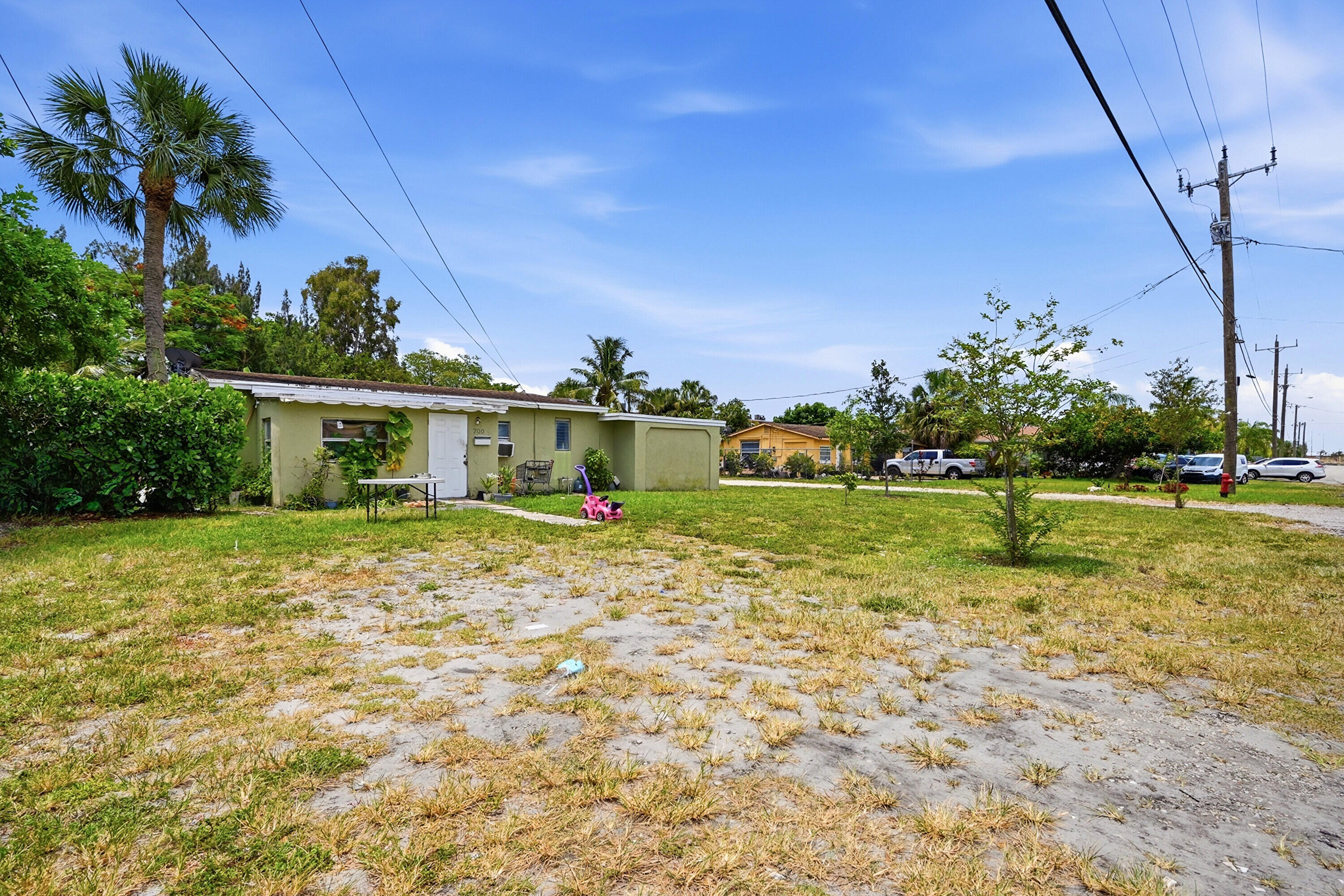 700 SW 8th Pompano Beach, FL 33060