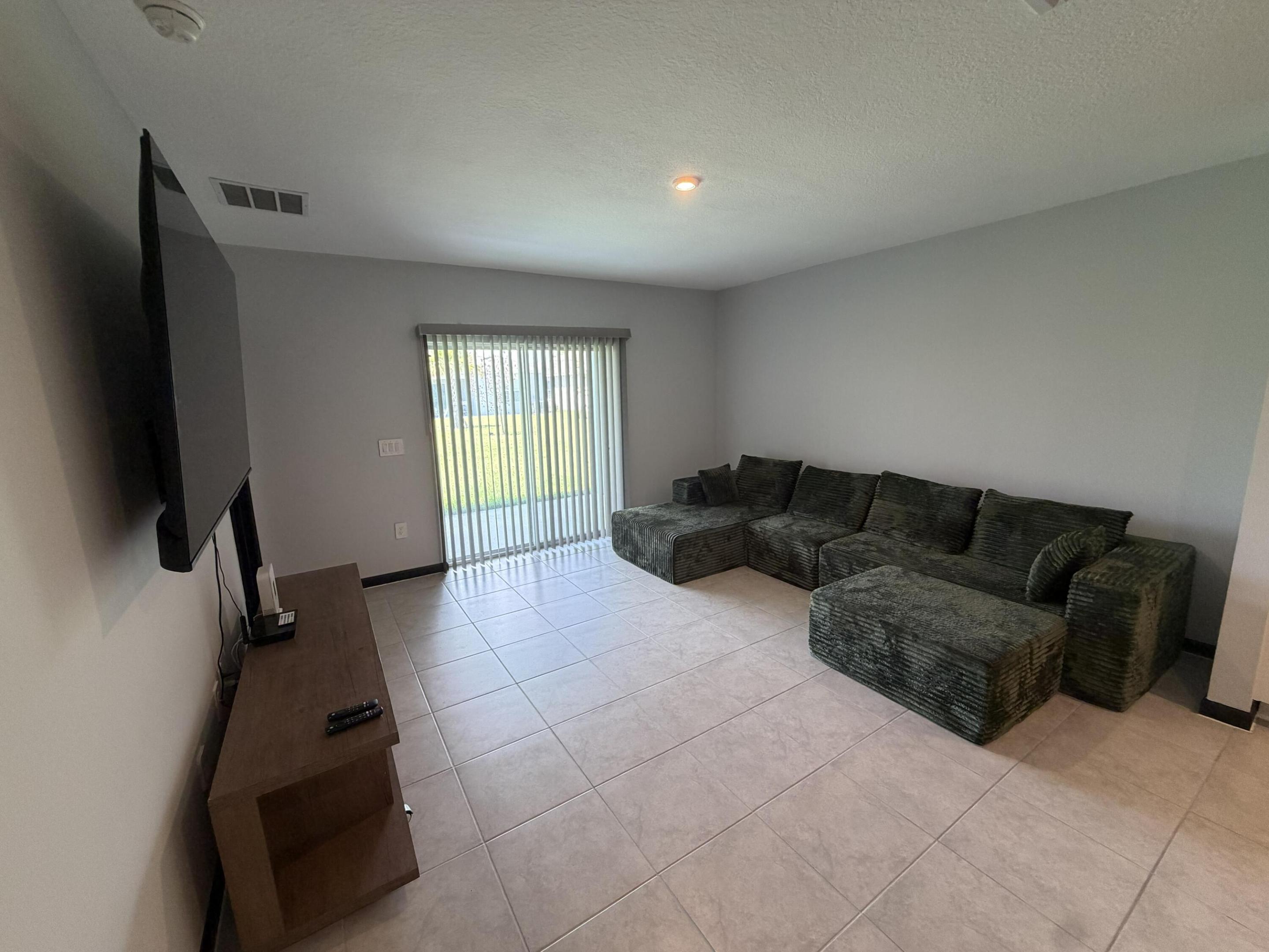 845 Persimmon Fort Pierce, FL 34981