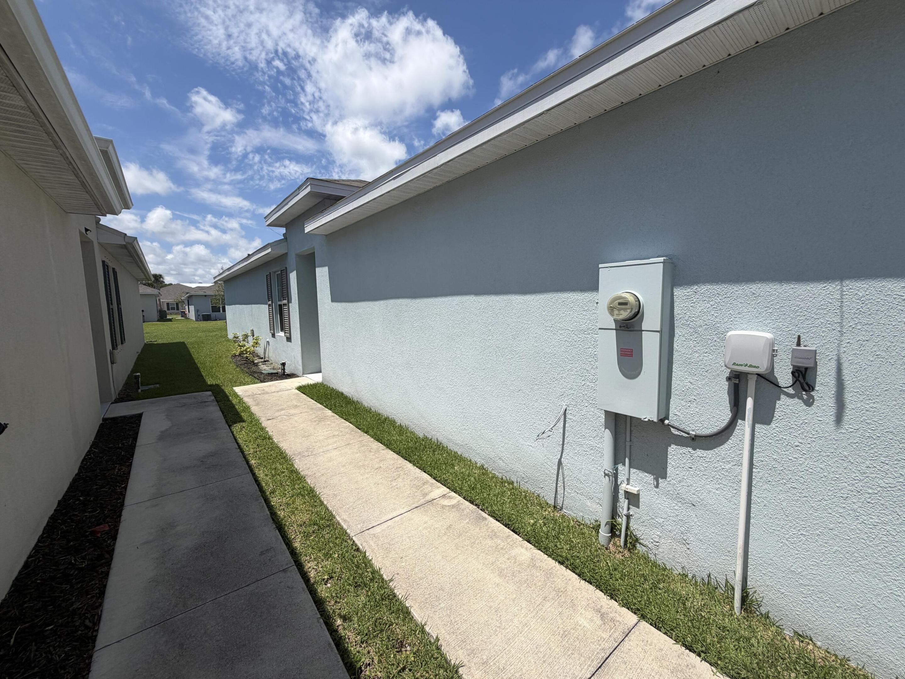 845 Persimmon Fort Pierce, FL 34981