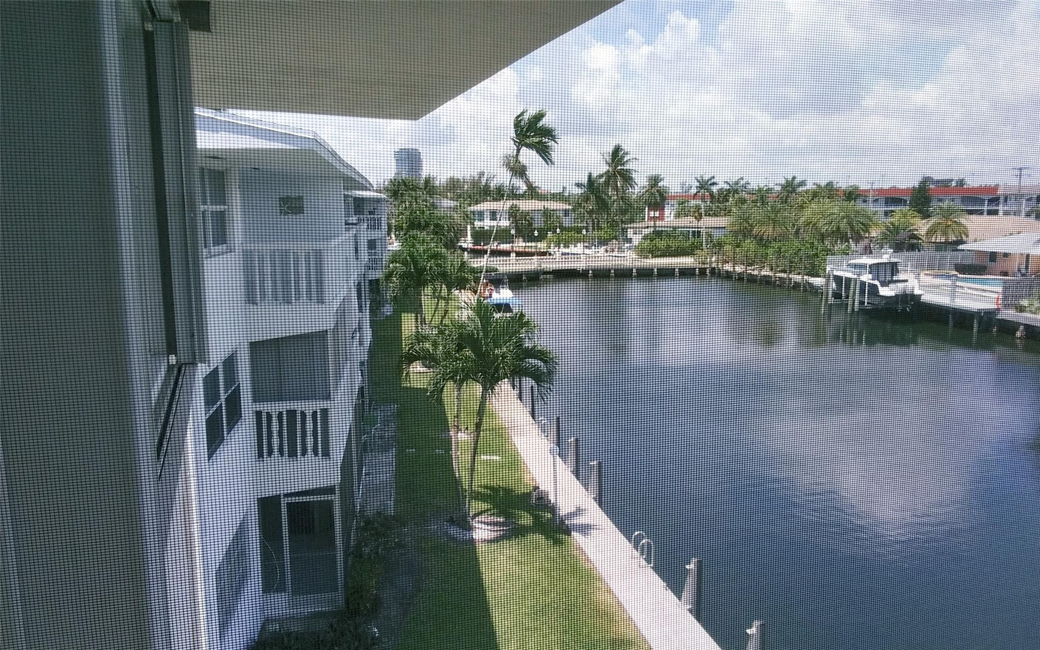 460 Paradise Isle #301