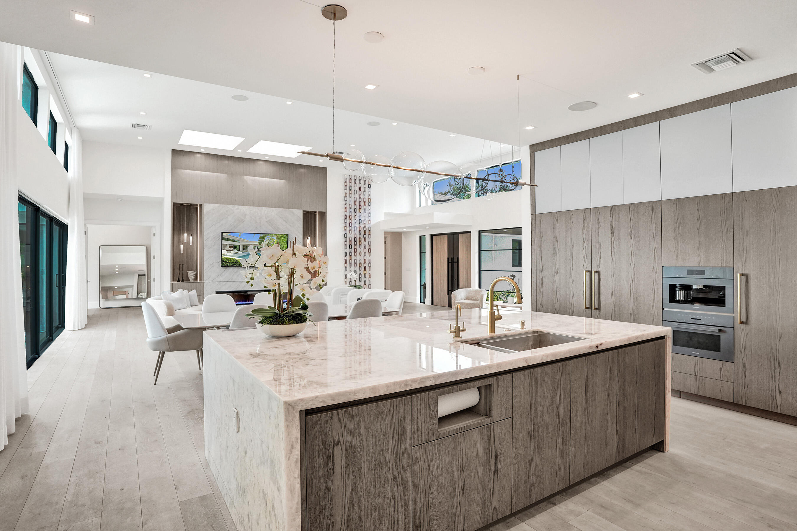 7 Tahoe Ln Sea Ranch Lakes, FL 33308