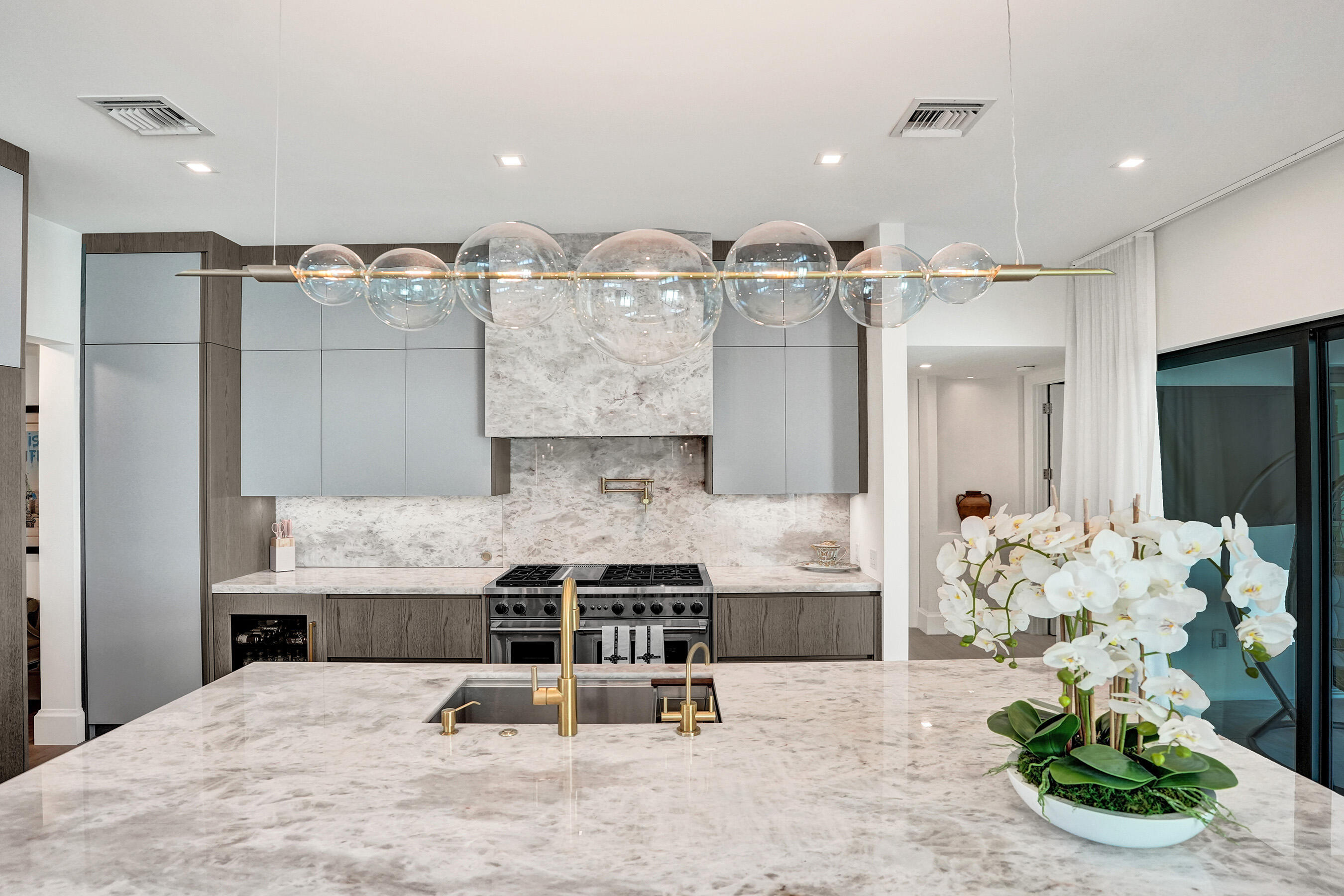 7 Tahoe Ln Sea Ranch Lakes, FL 33308
