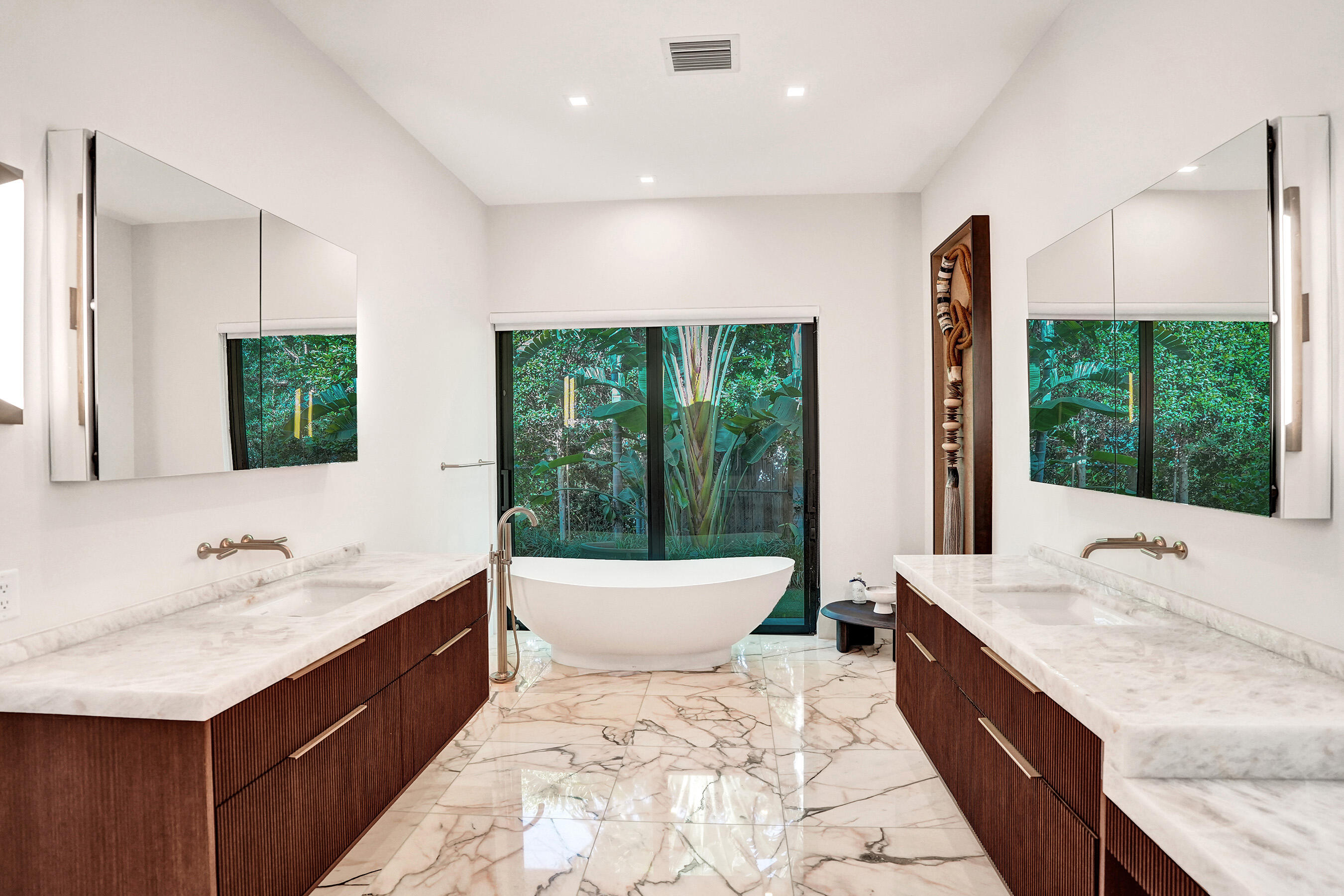7 Tahoe Ln Sea Ranch Lakes, FL 33308