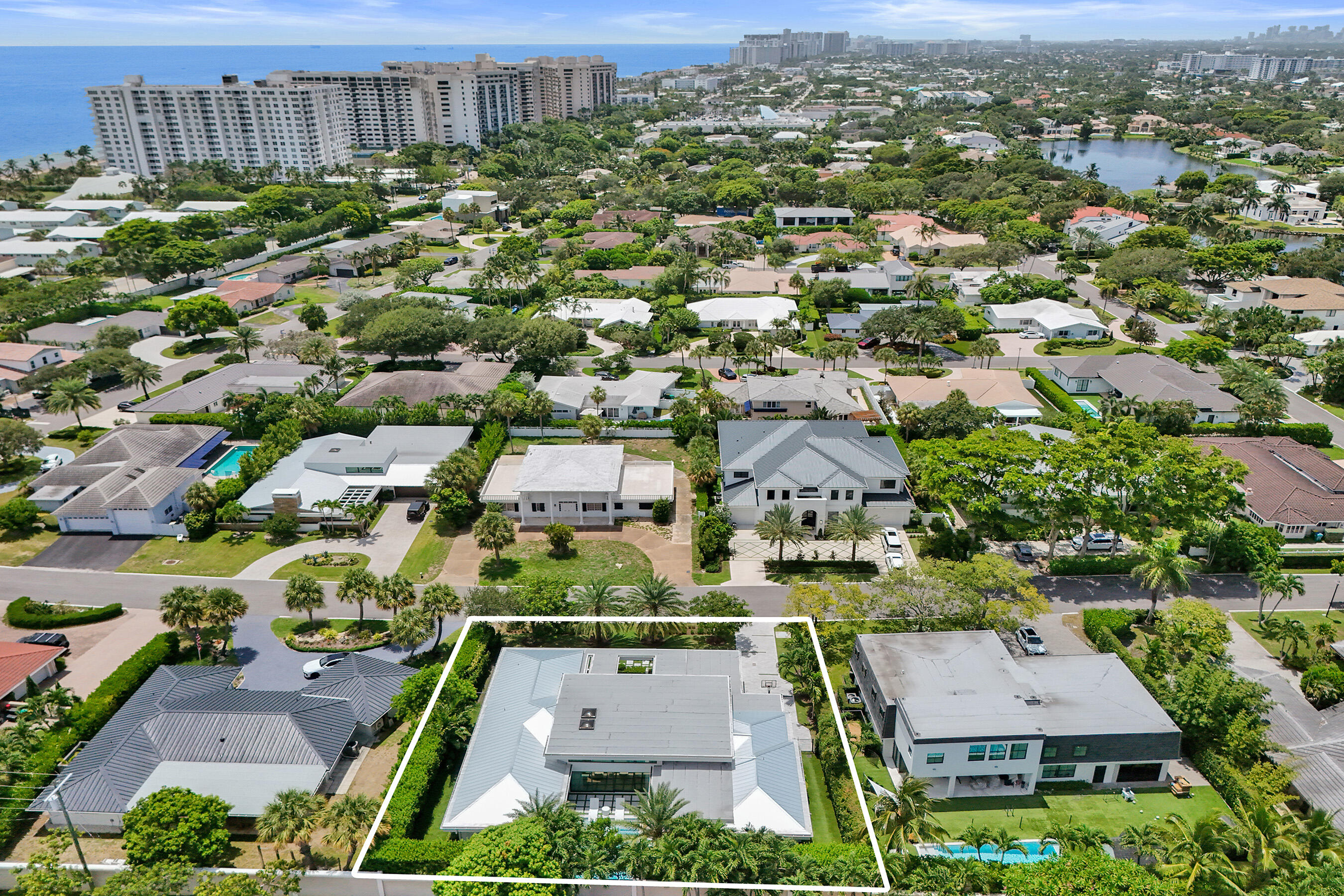 7 Tahoe Ln Sea Ranch Lakes, FL 33308