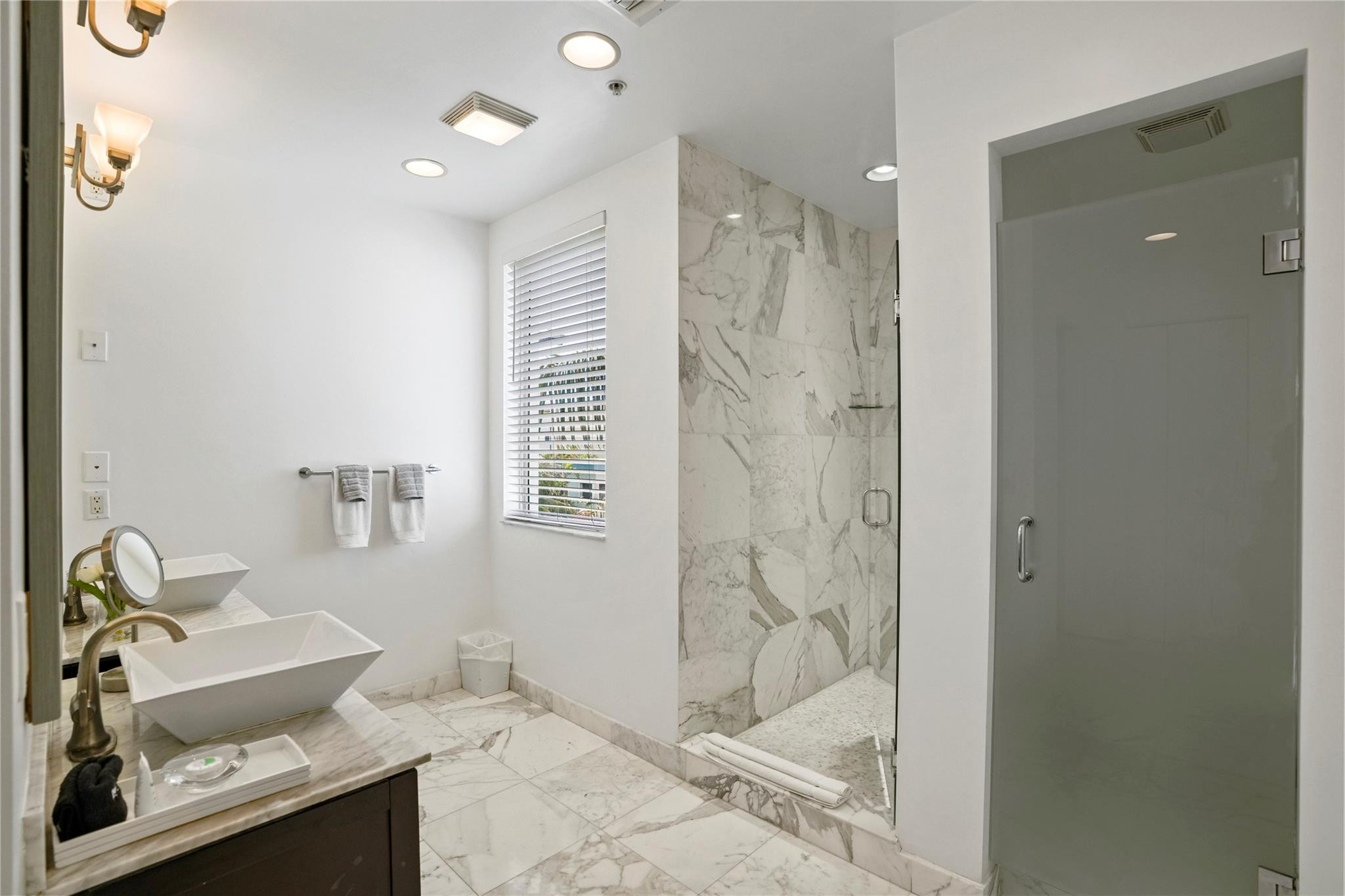 347 Oak St #B1 Hollywood, FL 33019