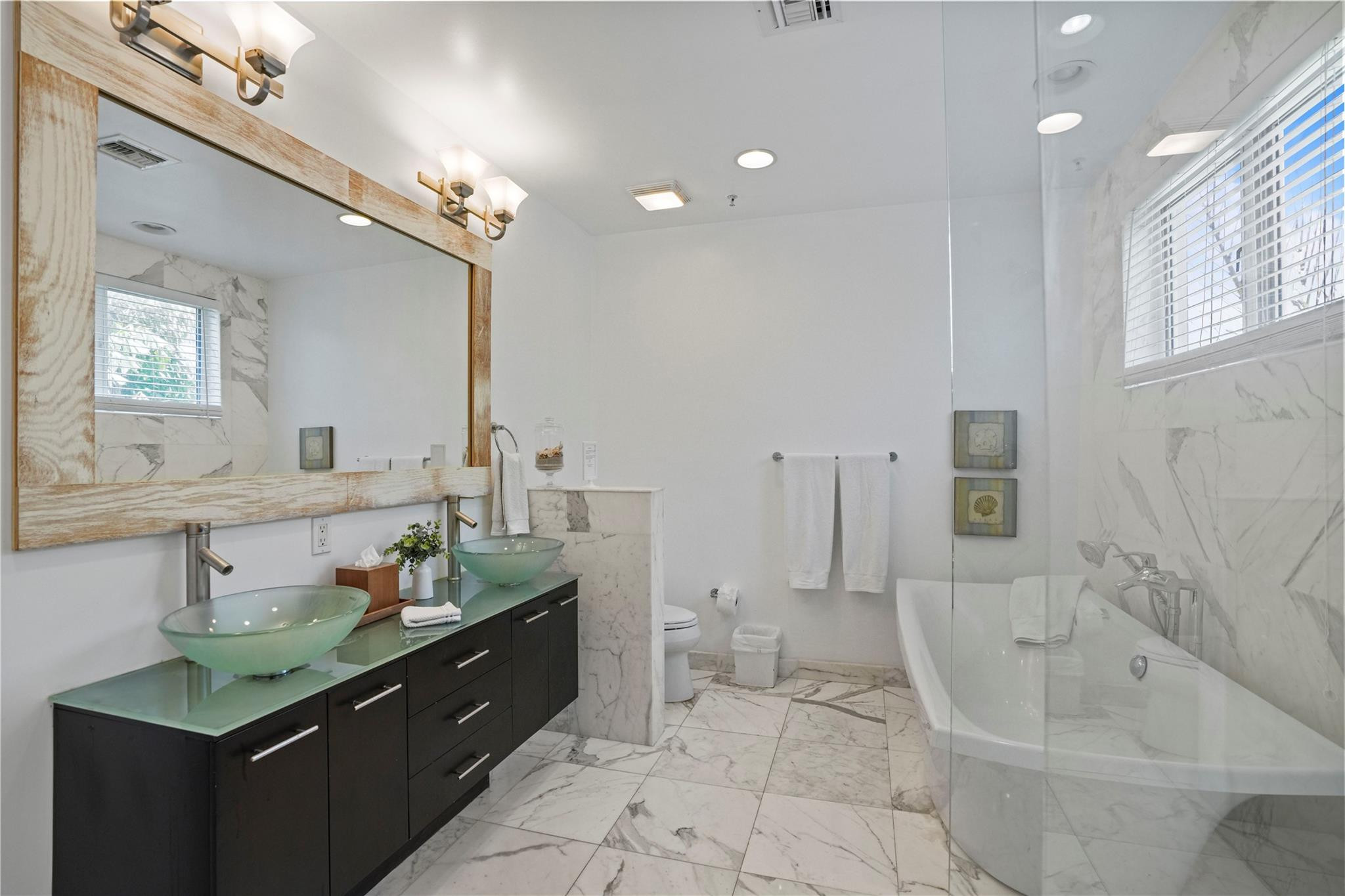 347 Oak St #B1 Hollywood, FL 33019