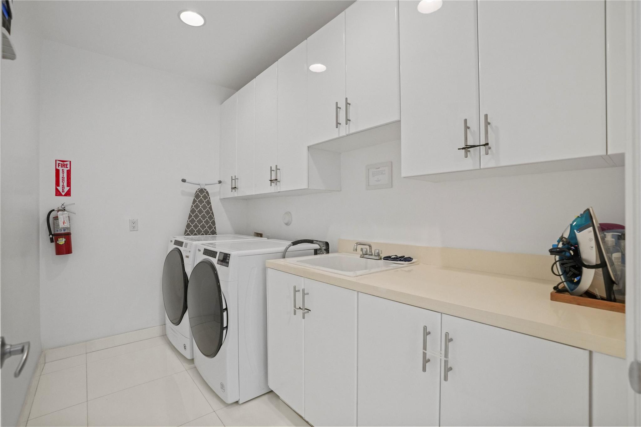 347 Oak St #B1 Hollywood, FL 33019