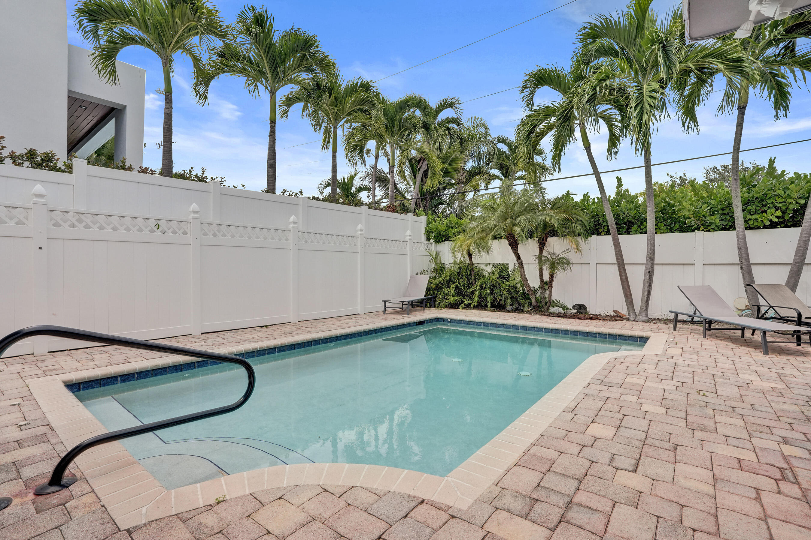 3207 Leigh Rd Pompano Beach, FL 33062