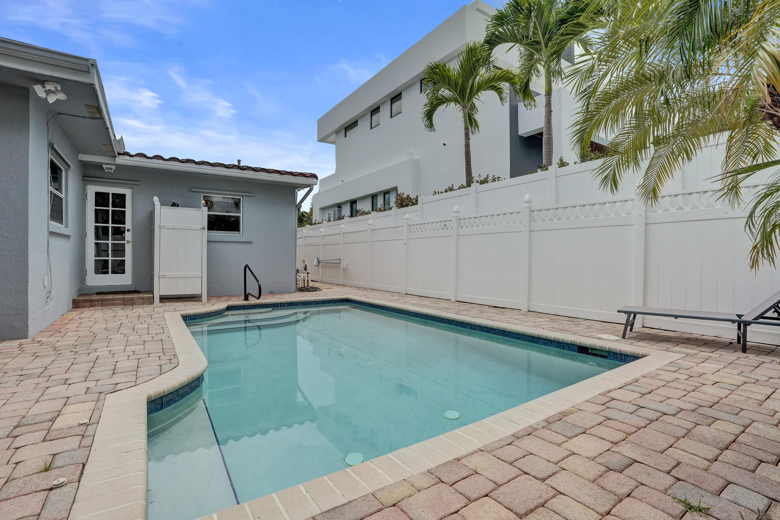 3207 Leigh Rd Pompano Beach, FL 33062