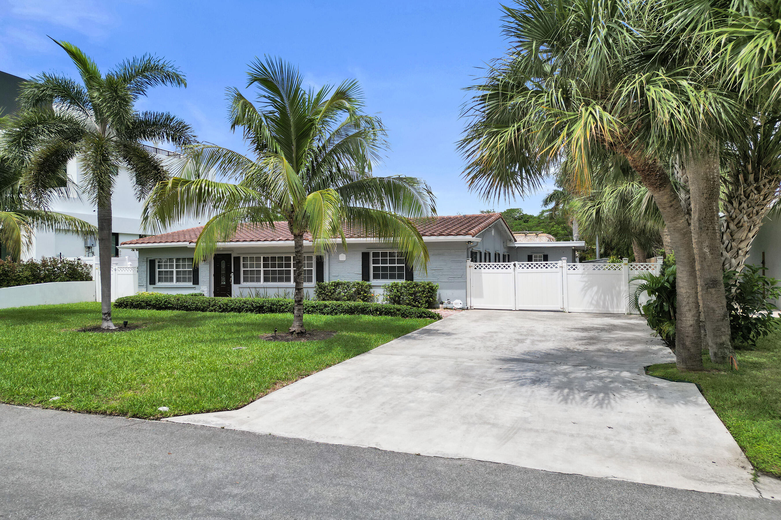 3207 Leigh Rd Pompano Beach, FL 33062