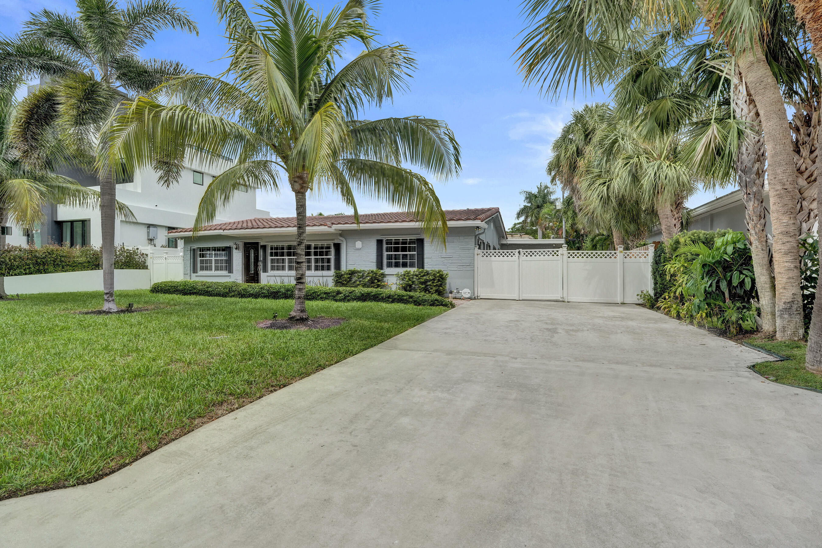 3207 Leigh Rd Pompano Beach, FL 33062