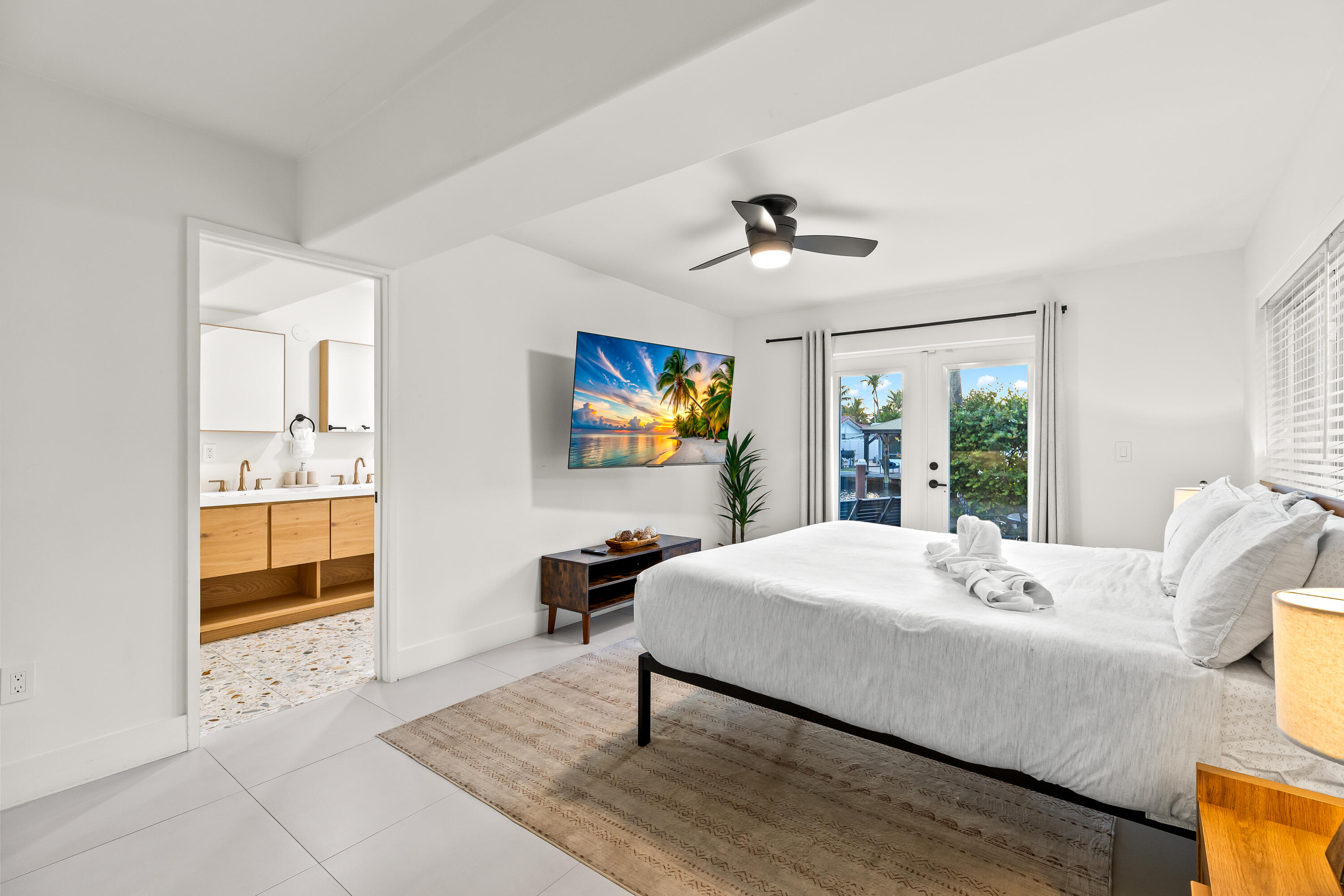 2417 NE 19th Ave Wilton Manors, FL 33305