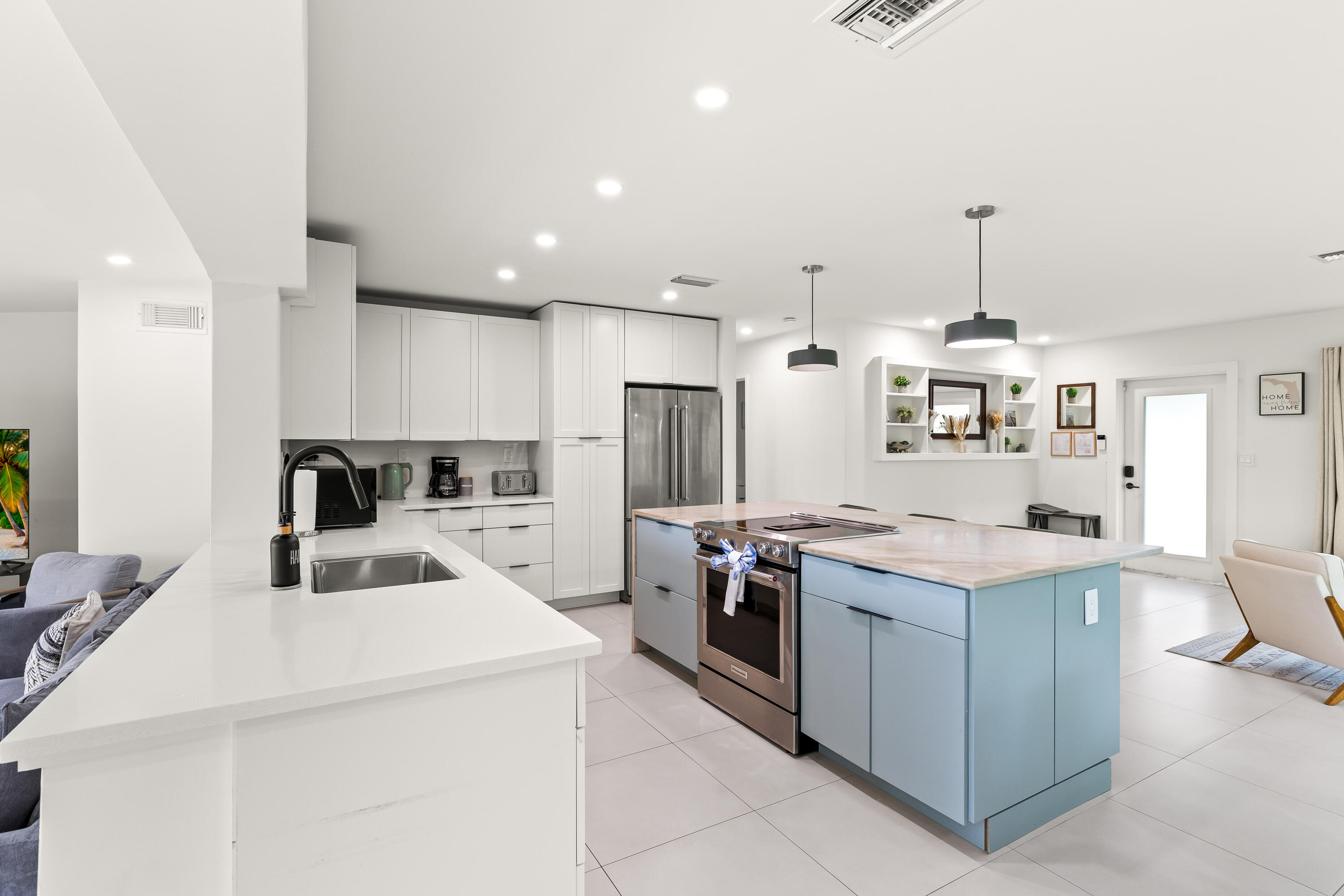 2417 NE 19th Ave Wilton Manors, FL 33305
