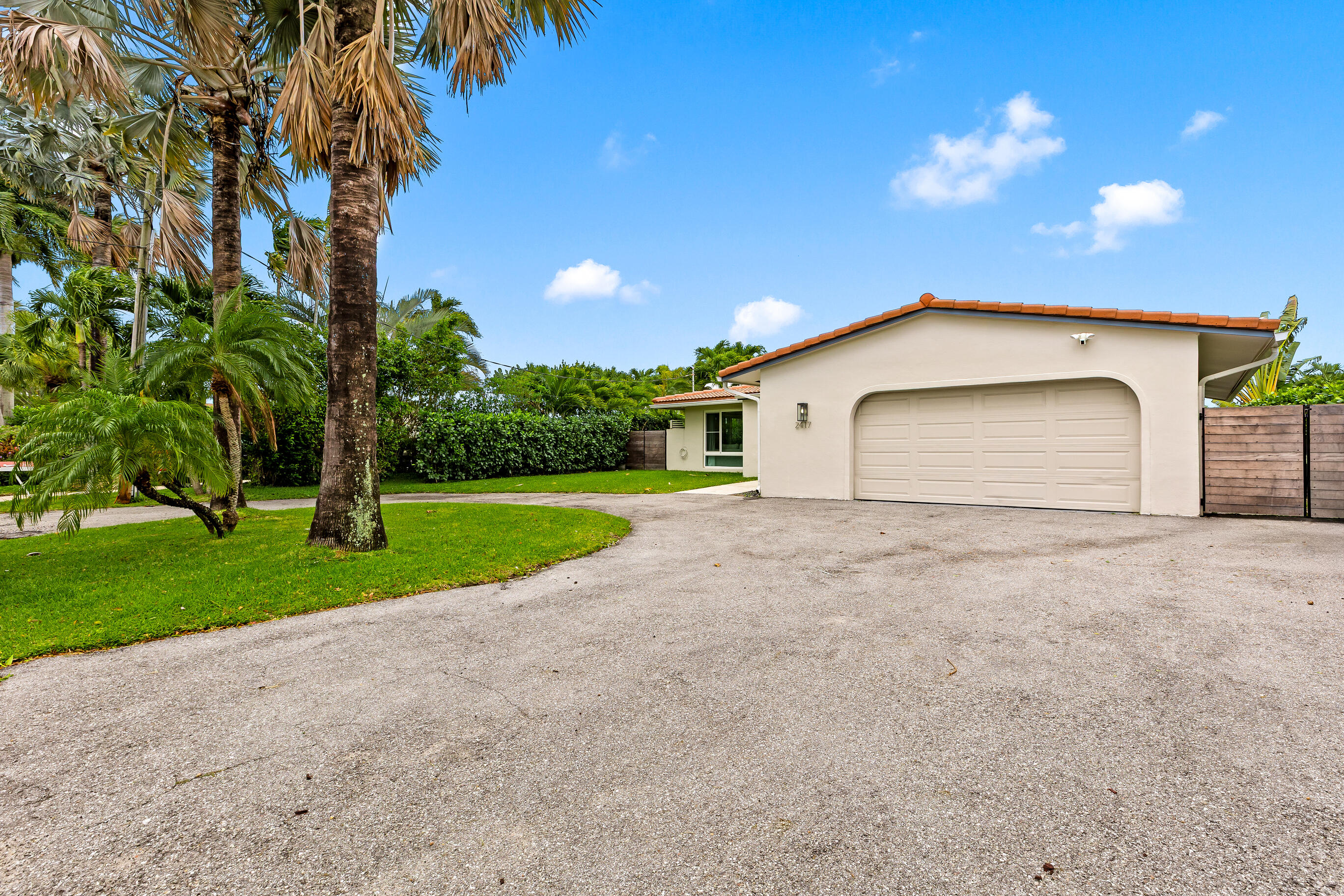 2417 NE 19th Ave Wilton Manors, FL 33305