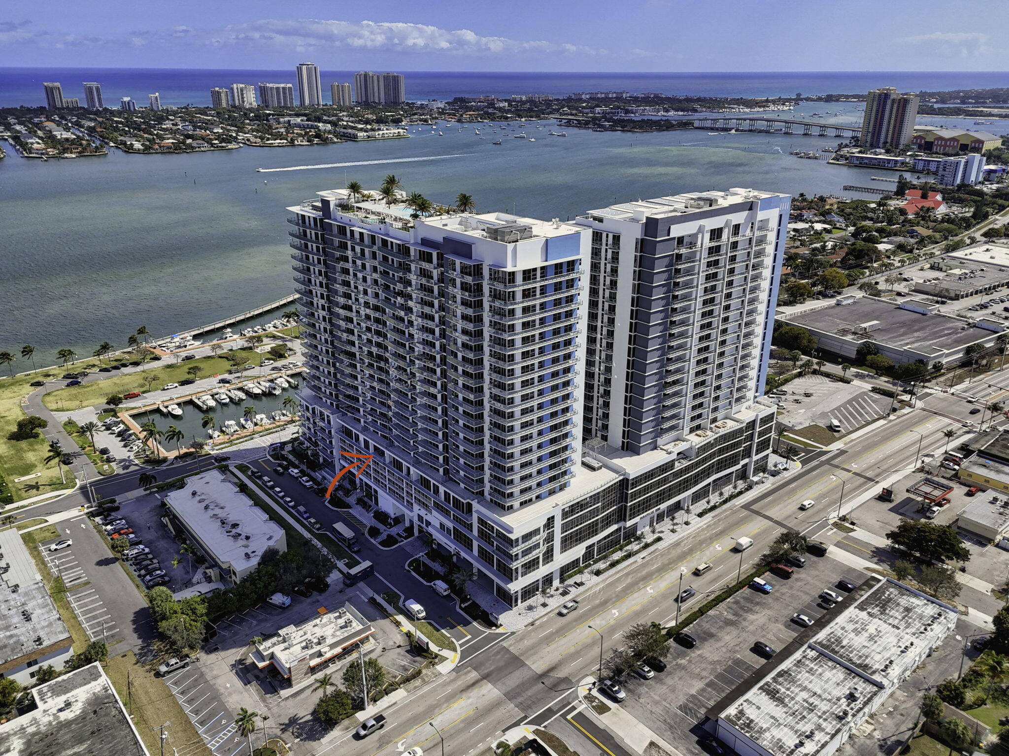 220 Lake Shr Dr #609 Lake Park, FL 33403