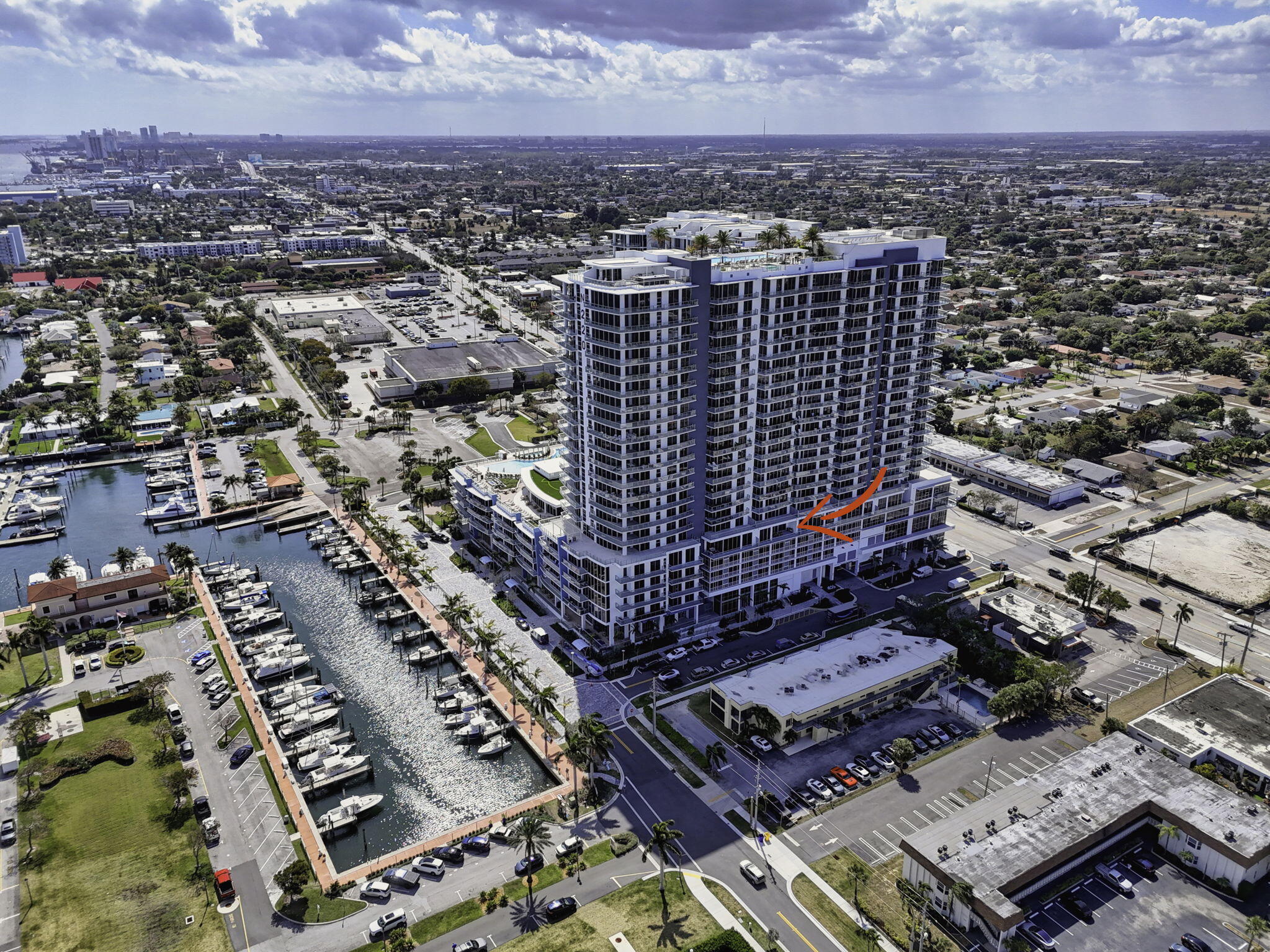 220 Lake Shr Dr #609 Lake Park, FL 33403