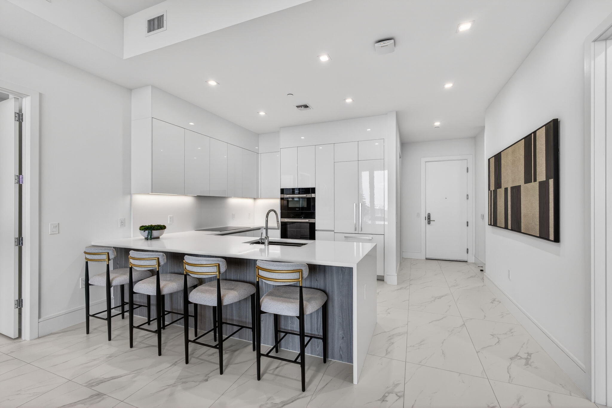 220 Lake Shr Dr #609 Lake Park, FL 33403