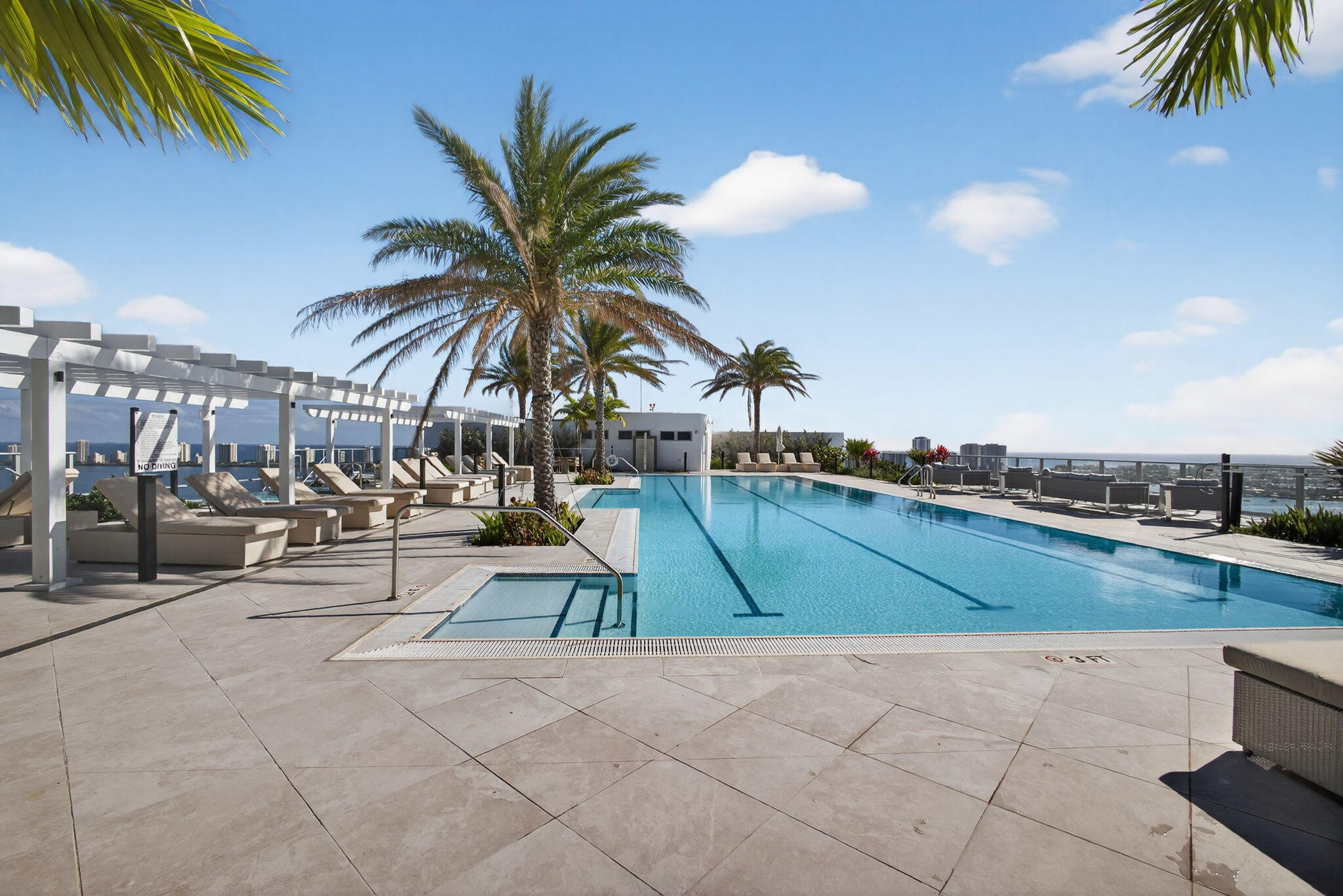 220 Lake Shr Dr #609 Lake Park, FL 33403
