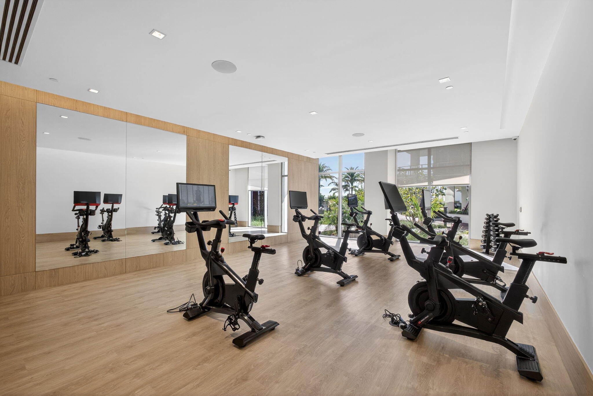 220 Lake Shr Dr #609 Lake Park, FL 33403