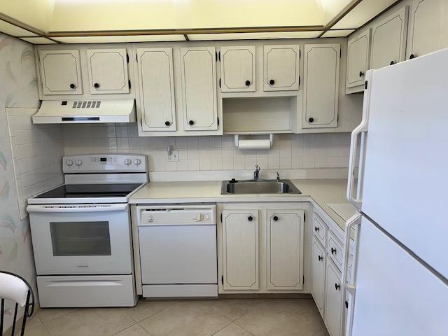 7805 W Atlantic Blvd #202