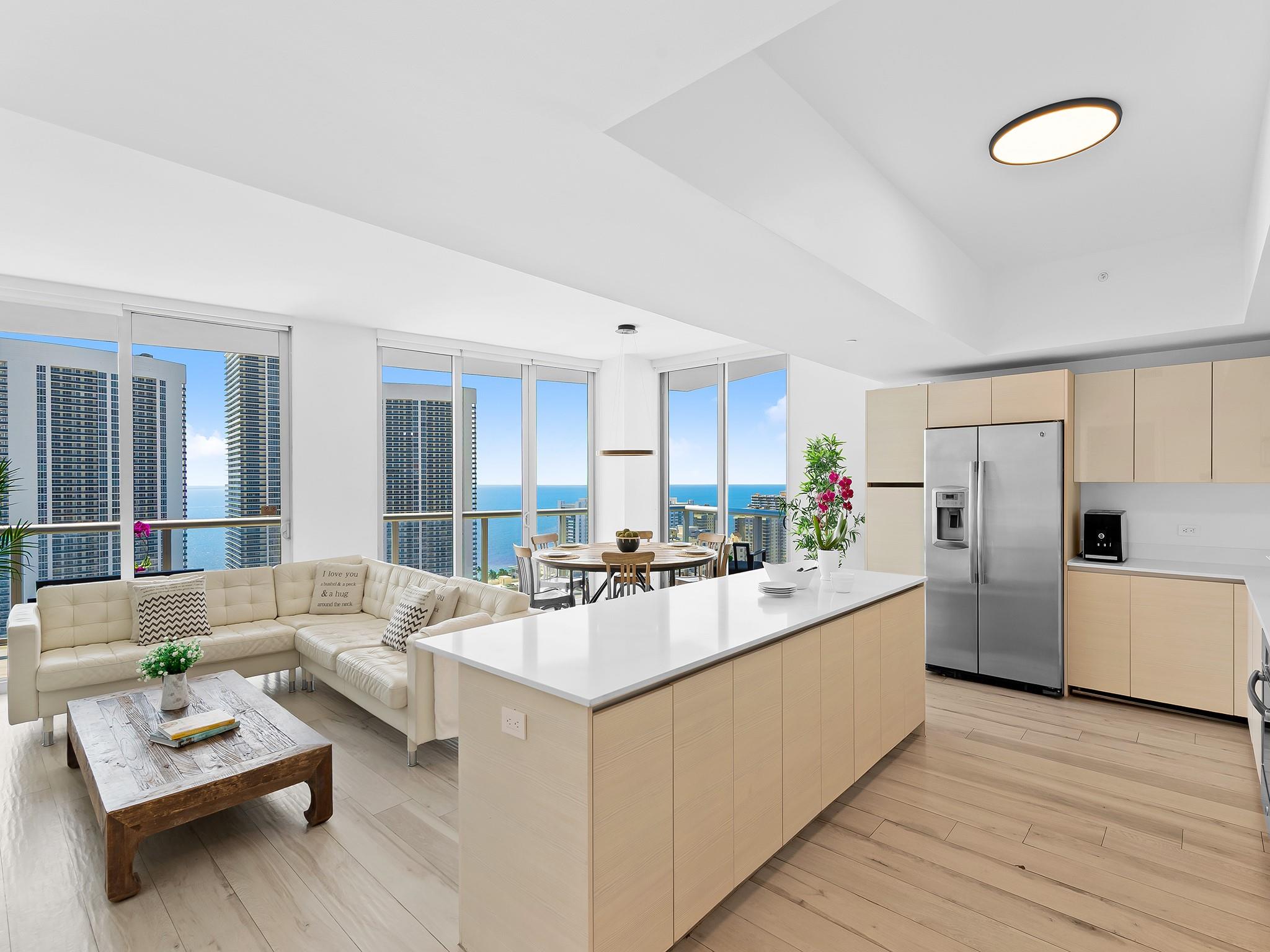 image Beachwalk Condominium4