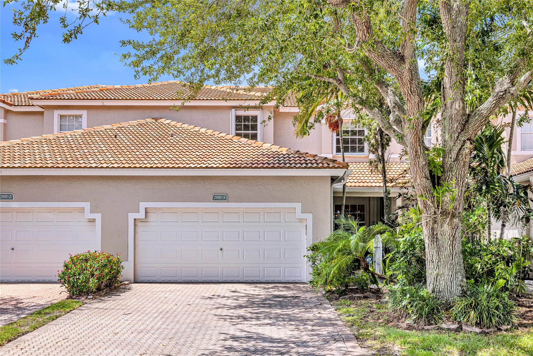 7951 S Aragon Blvd #3