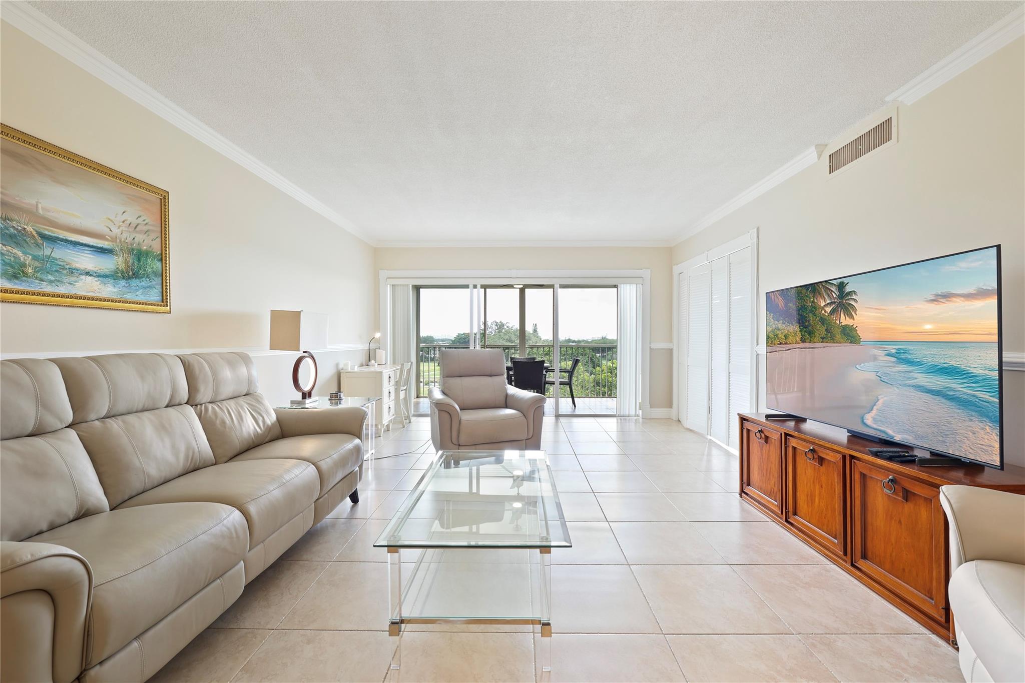 3050 N Palm Aire Dr #609