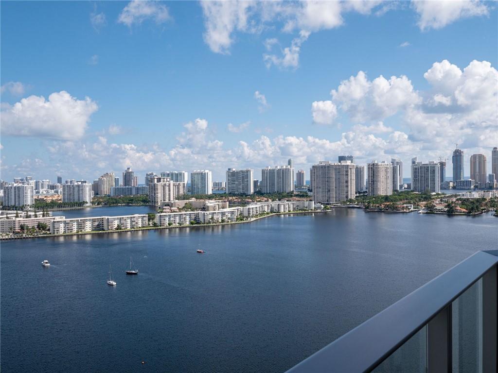 17111 Biscayne Blvd #2105 + 1 BOAT SLIP North Miami Beach, FL 33160