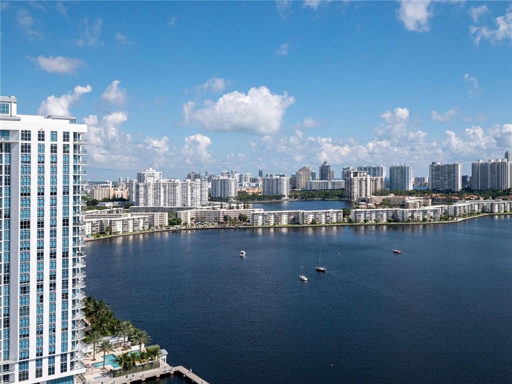 17111 Biscayne Blvd #2105 + 1 BOAT SLIP North Miami Beach, FL 33160