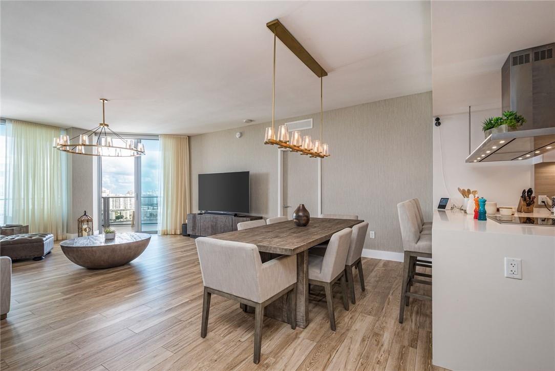 17111 Biscayne Blvd #2105 + 1 BOAT SLIP North Miami Beach, FL 33160