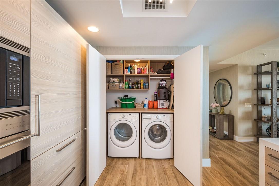 17111 Biscayne Blvd #2105 + 1 BOAT SLIP North Miami Beach, FL 33160