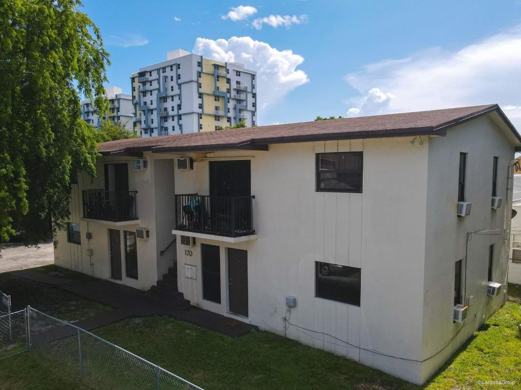 170 NW 59th St #3