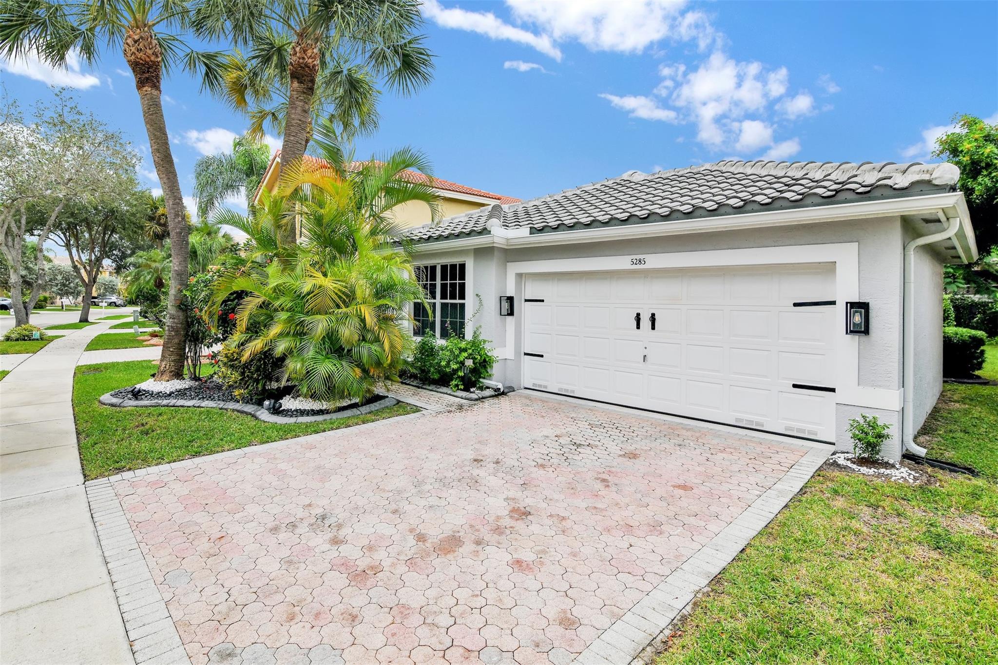 5285 NW 117th Ave
