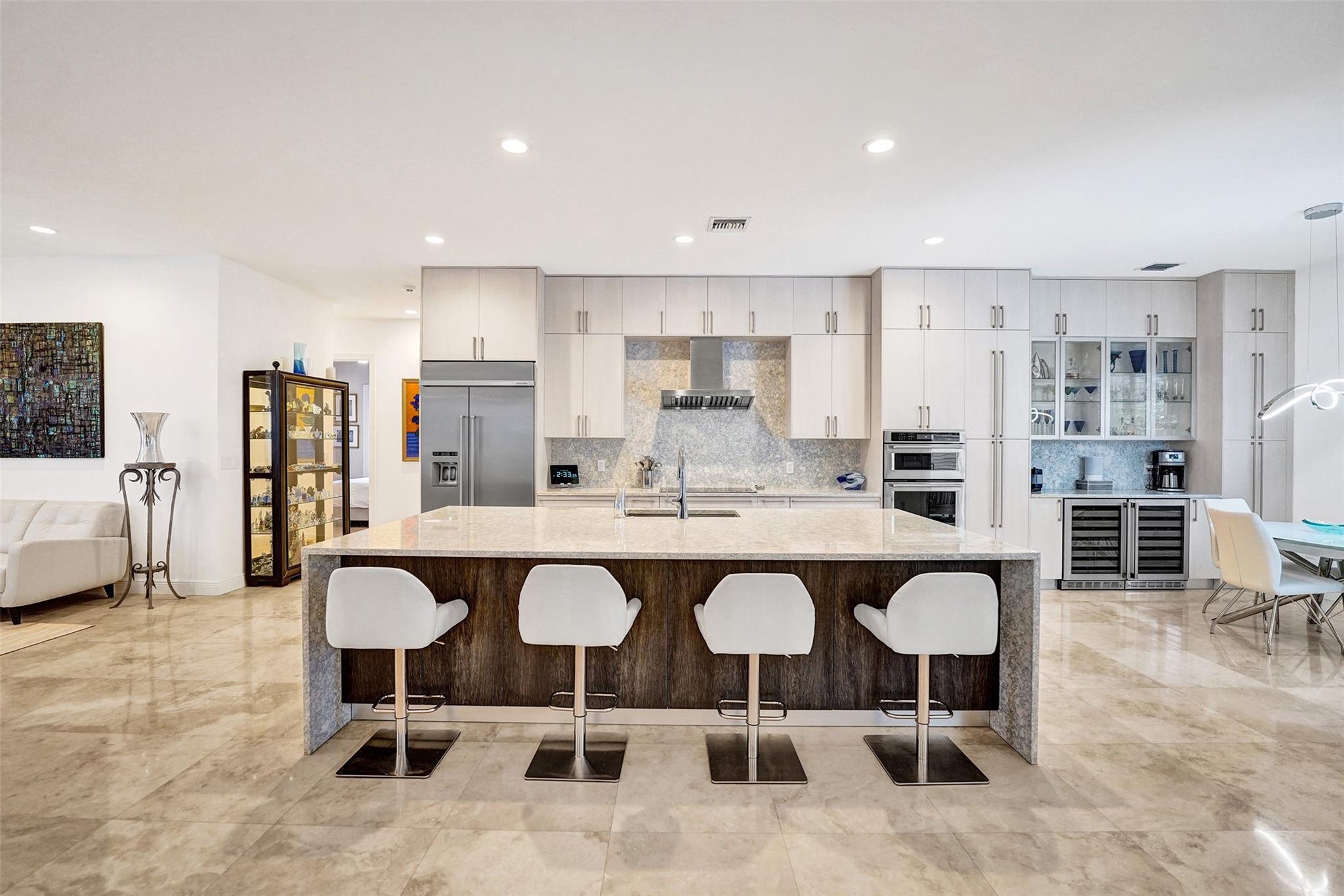 517 NE 11th Ave Fort Lauderdale, FL 33301