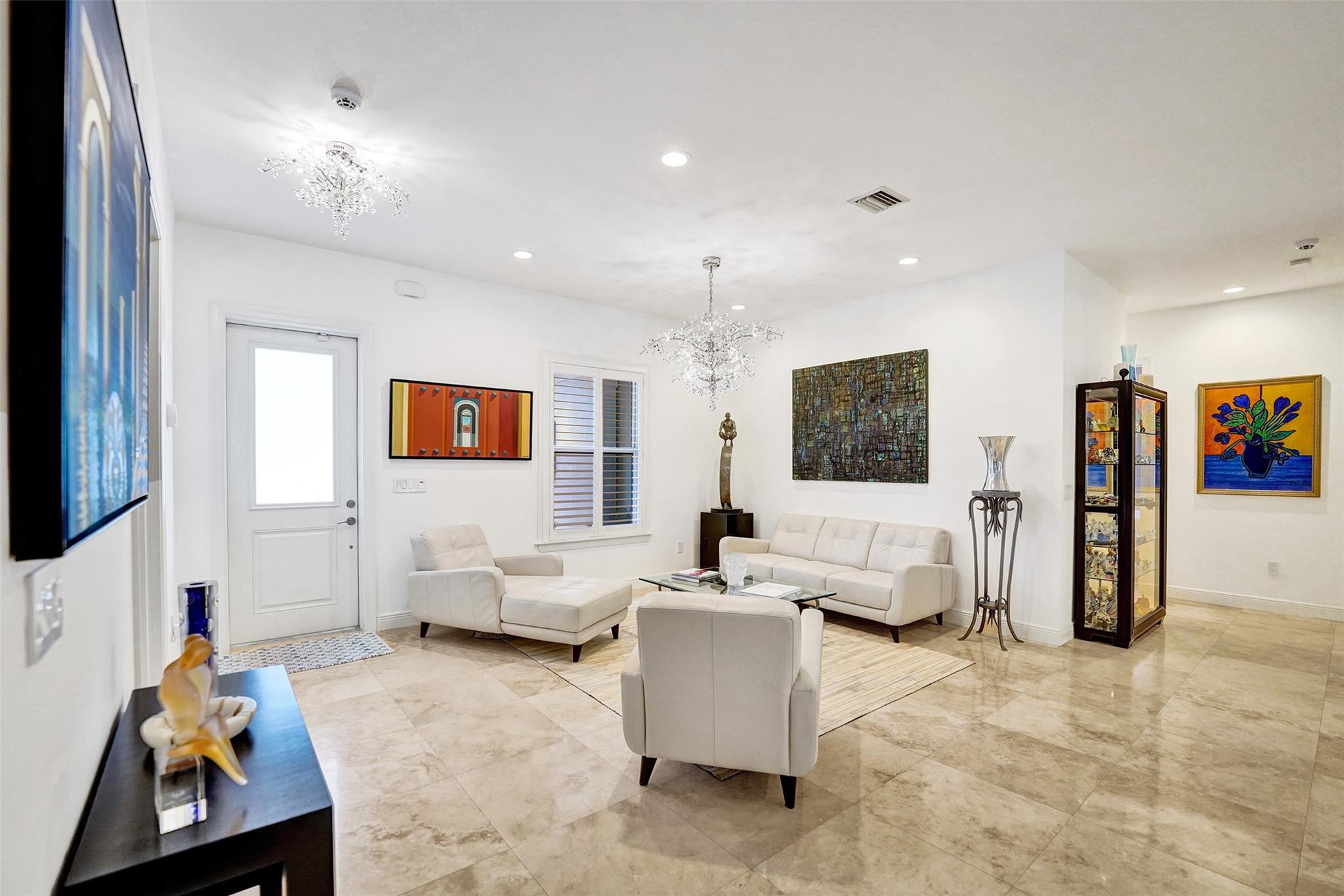 517 NE 11th Ave Fort Lauderdale, FL 33301