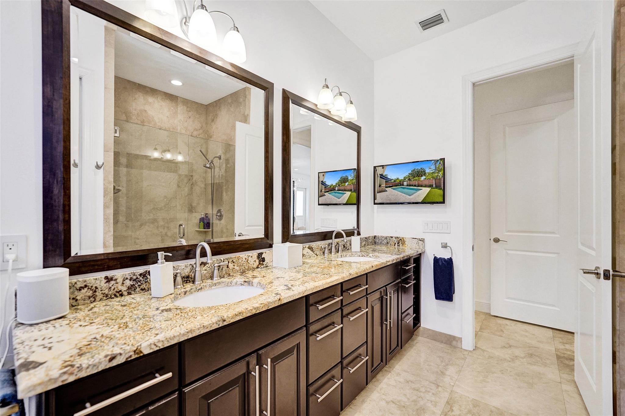 517 NE 11th Ave Fort Lauderdale, FL 33301