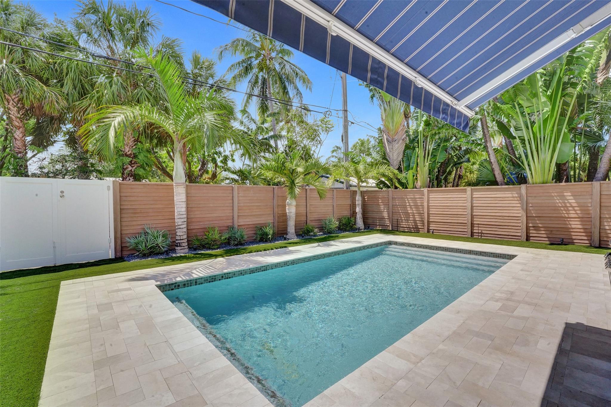 517 NE 11th Ave Fort Lauderdale, FL 33301