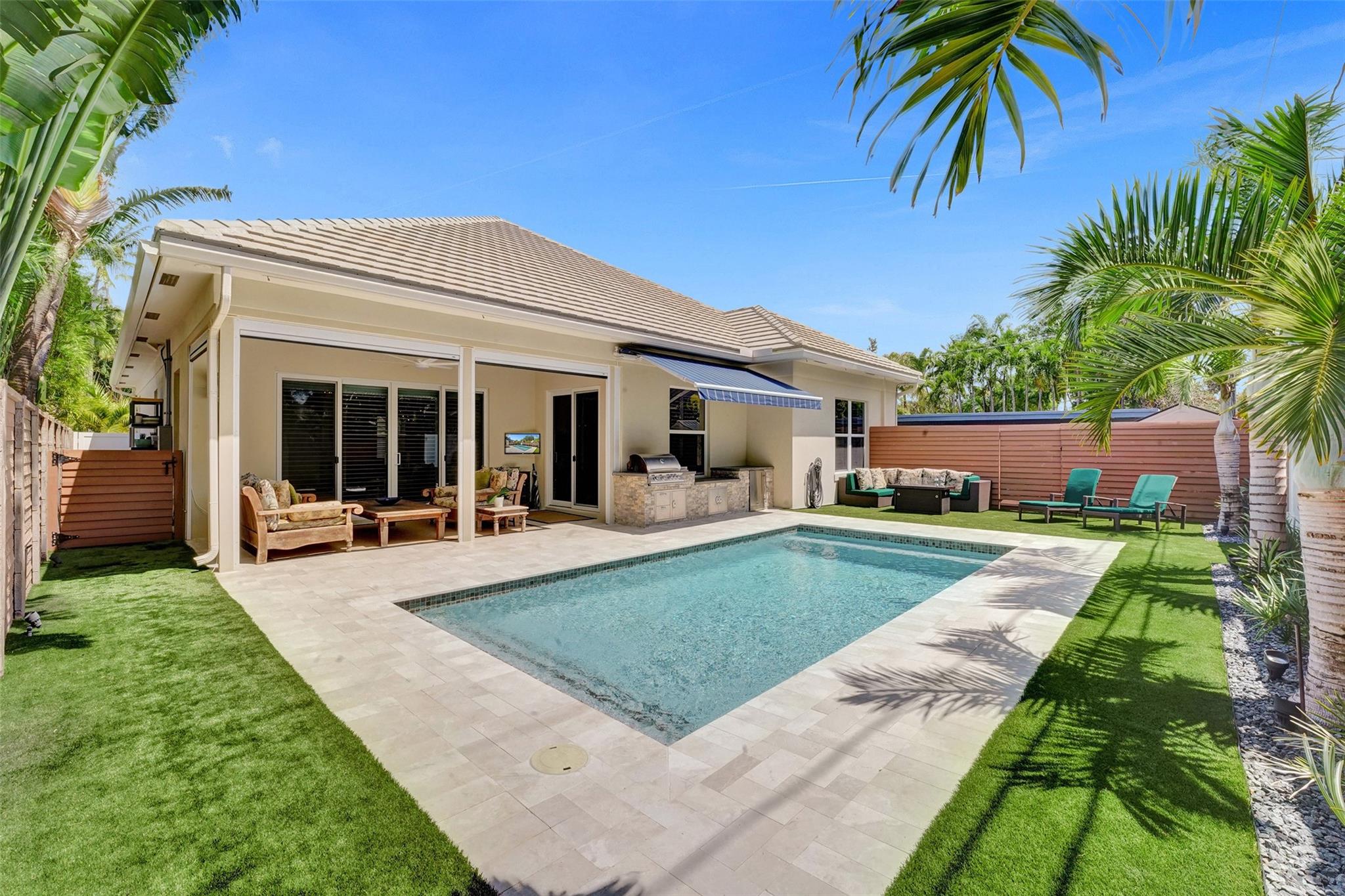 517 NE 11th Ave Fort Lauderdale, FL 33301