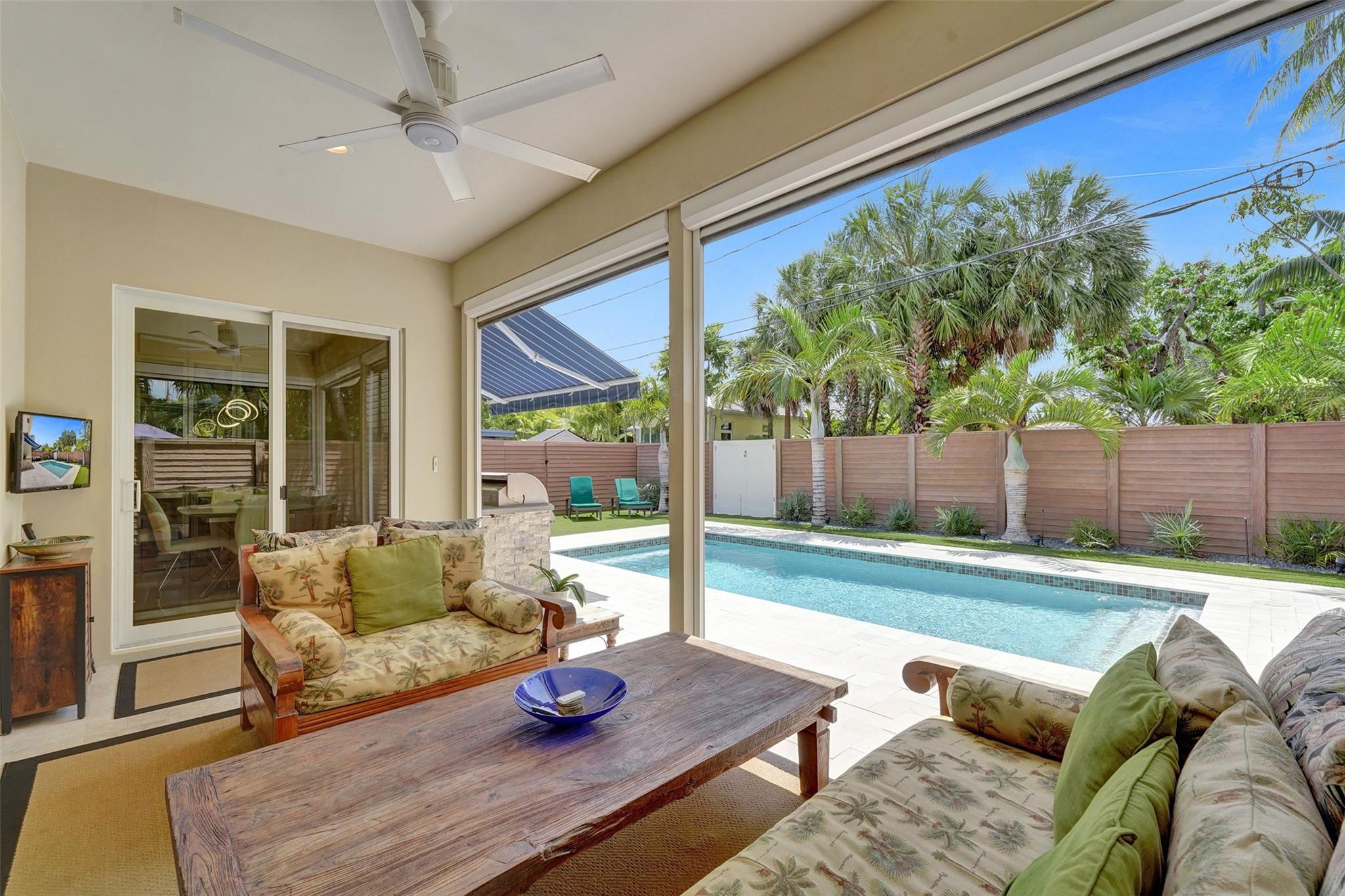 517 NE 11th Ave Fort Lauderdale, FL 33301