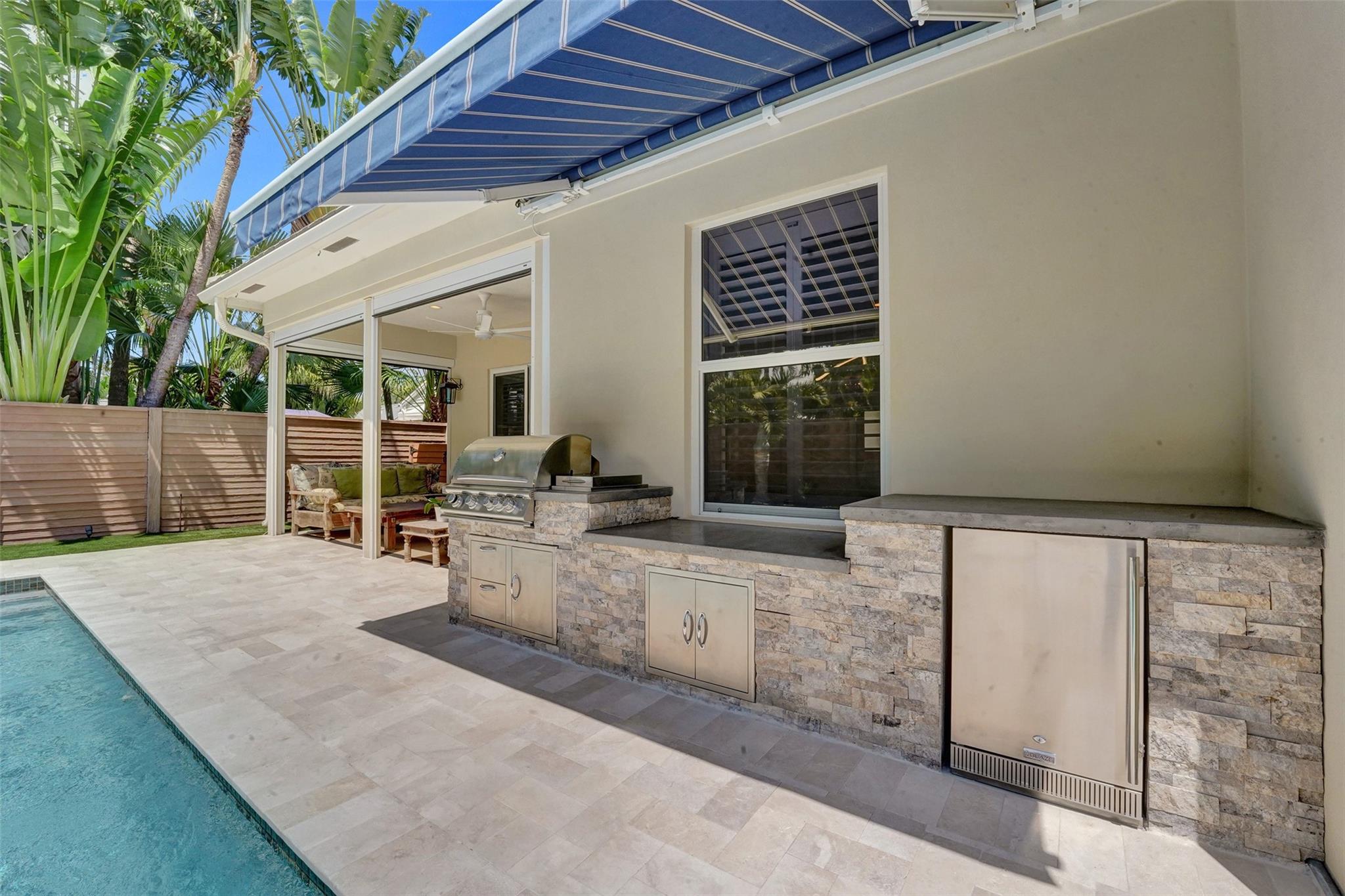 517 NE 11th Ave Fort Lauderdale, FL 33301