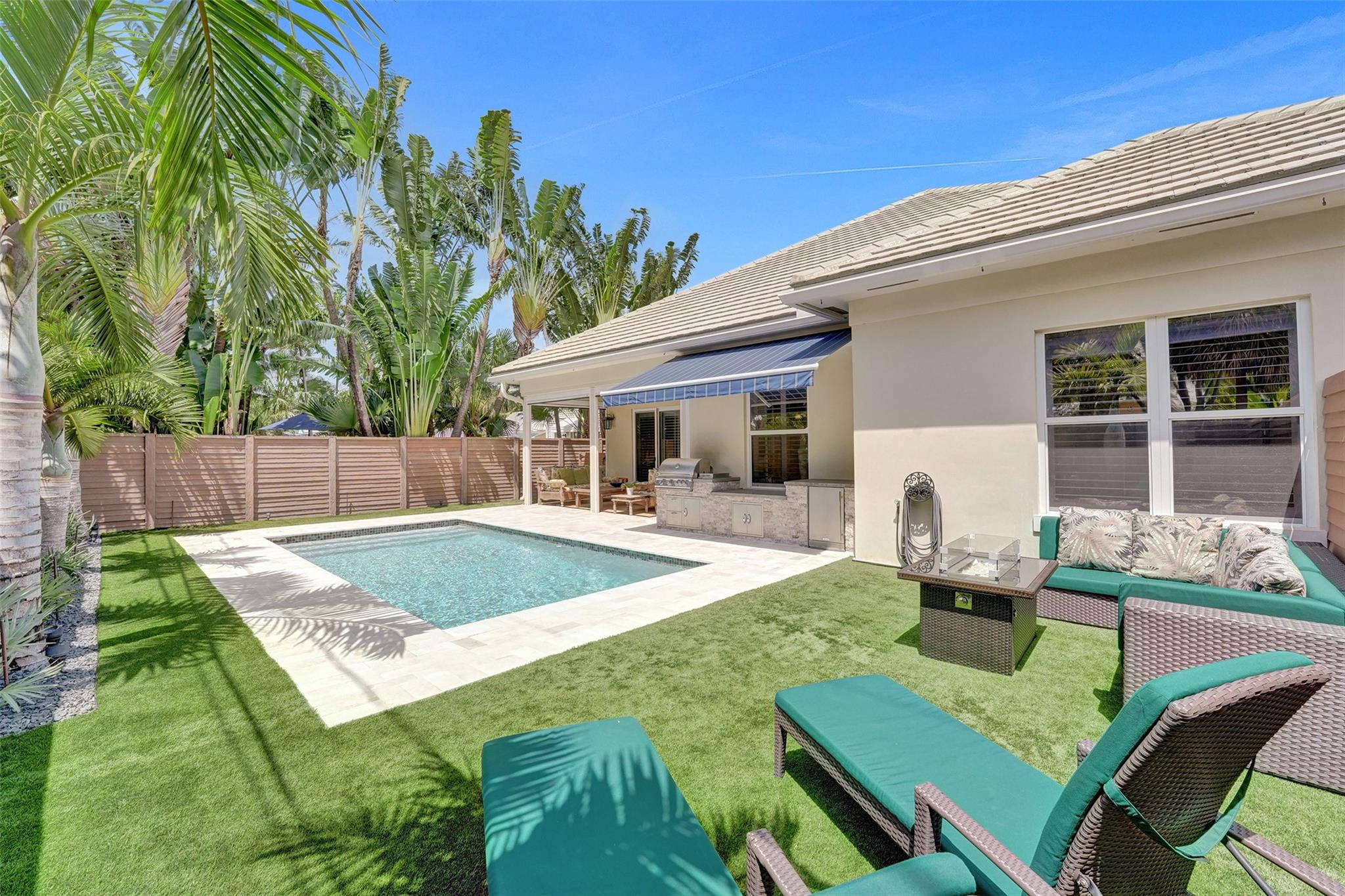 517 NE 11th Ave Fort Lauderdale, FL 33301