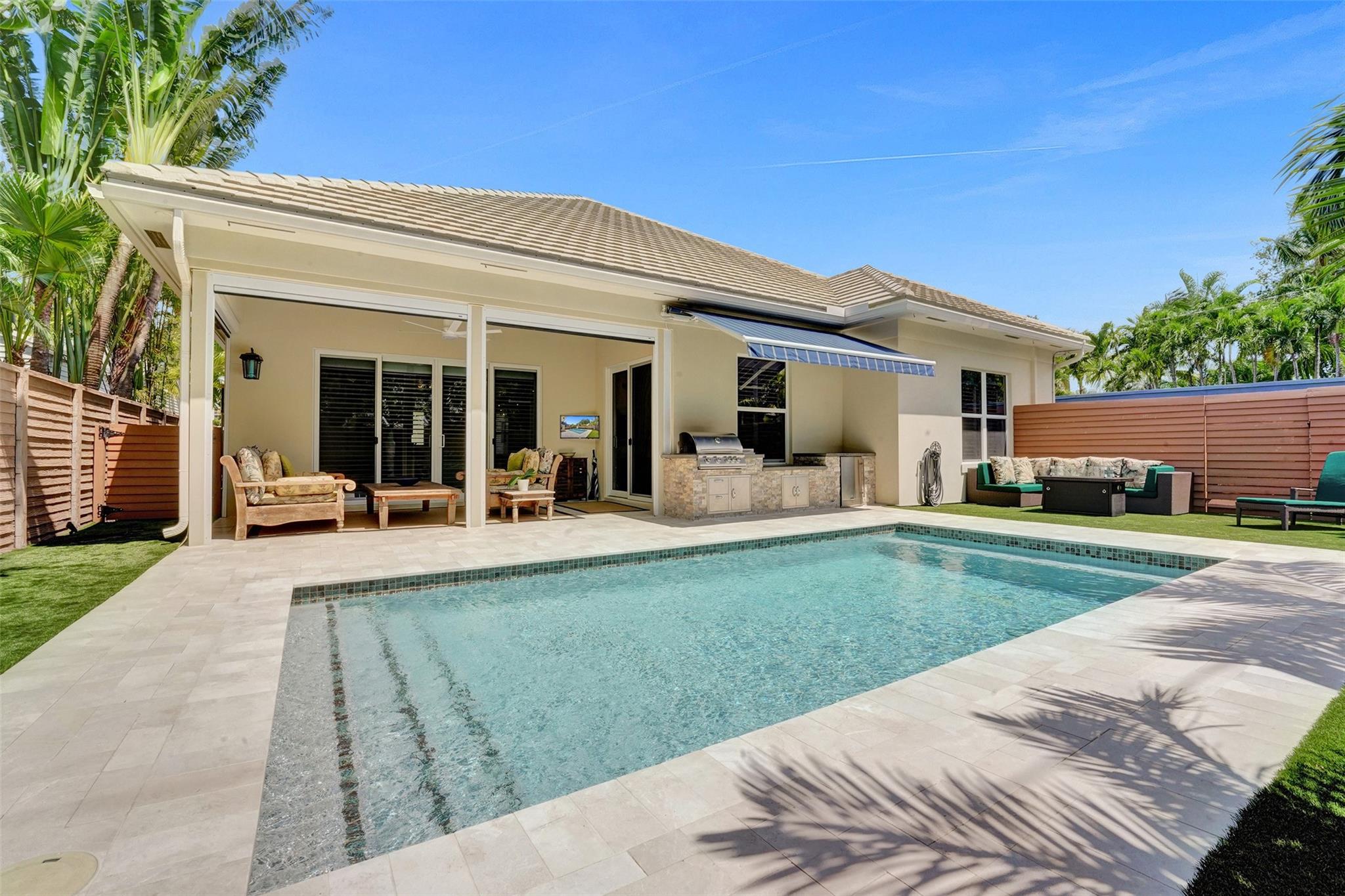 517 NE 11th Ave Fort Lauderdale, FL 33301